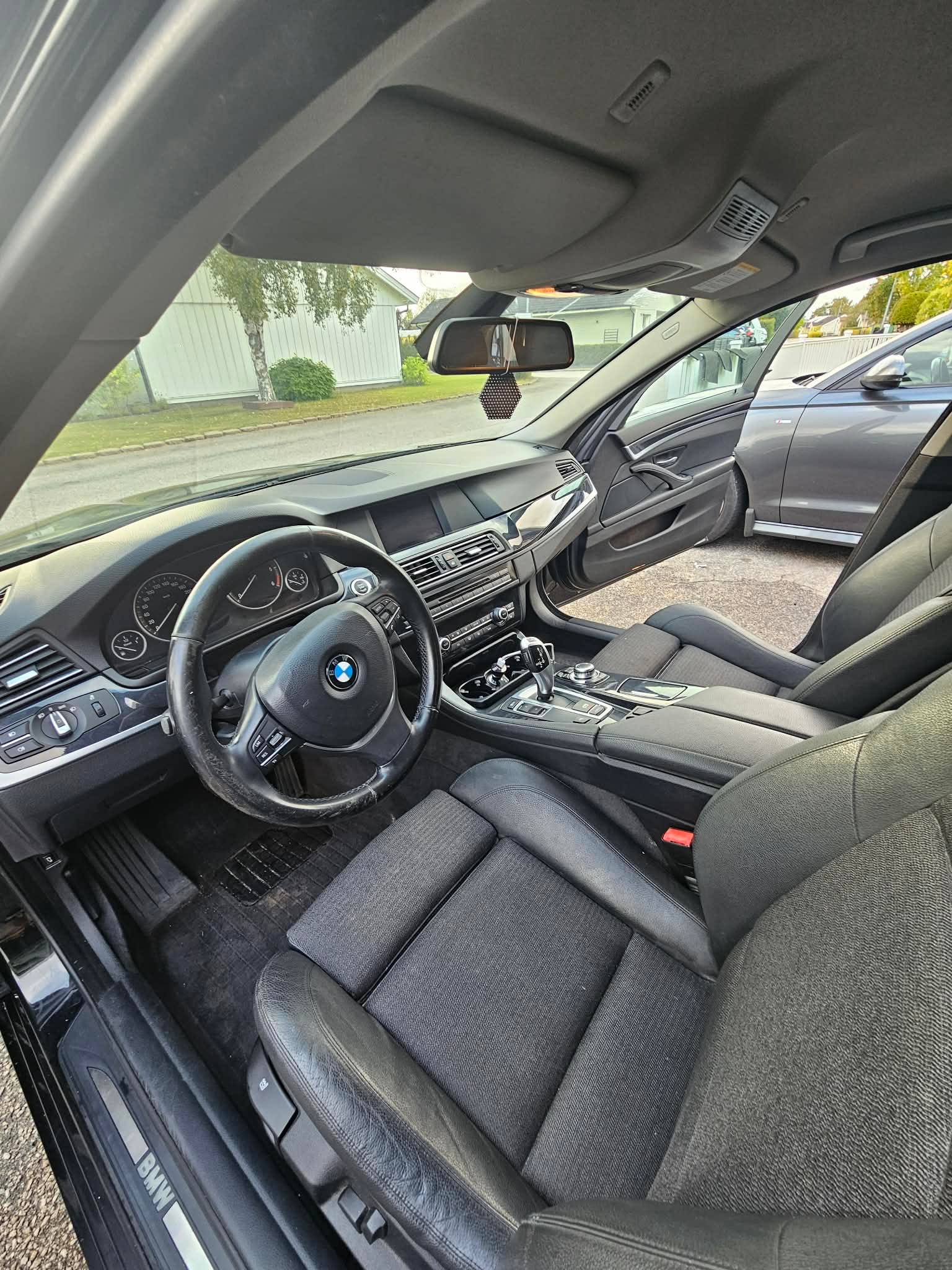 BMW 525 d Touring Steptronic 2012, kuva 8/8