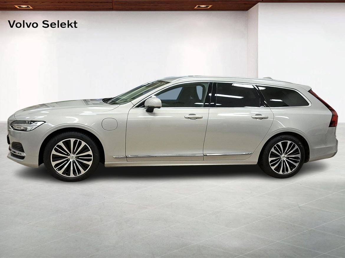 Volvo V90 Recharge T6 Core Edition 2023, photo 3/16