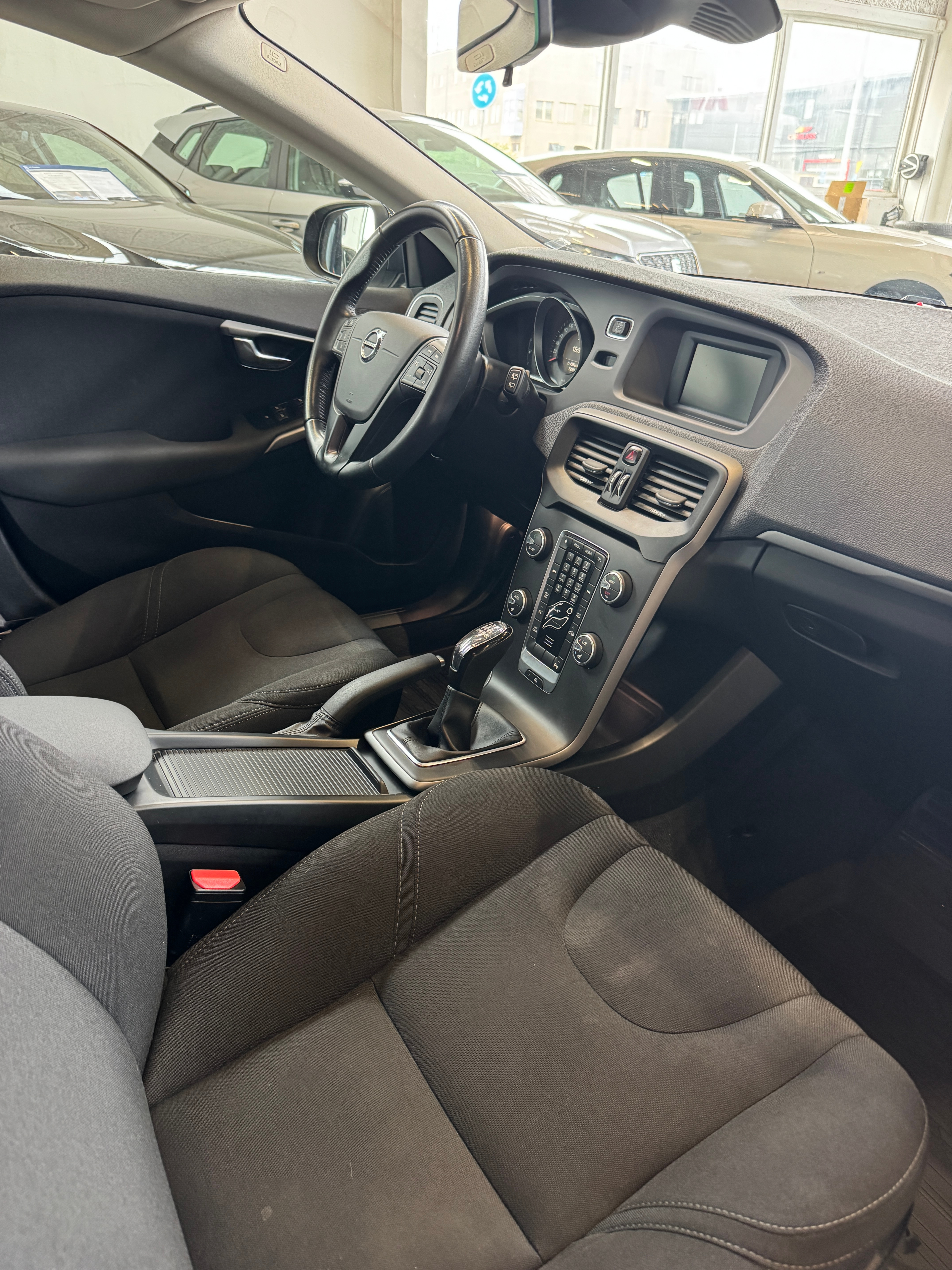 Volvo V40 T3 Manuell 2018, bild 7/10