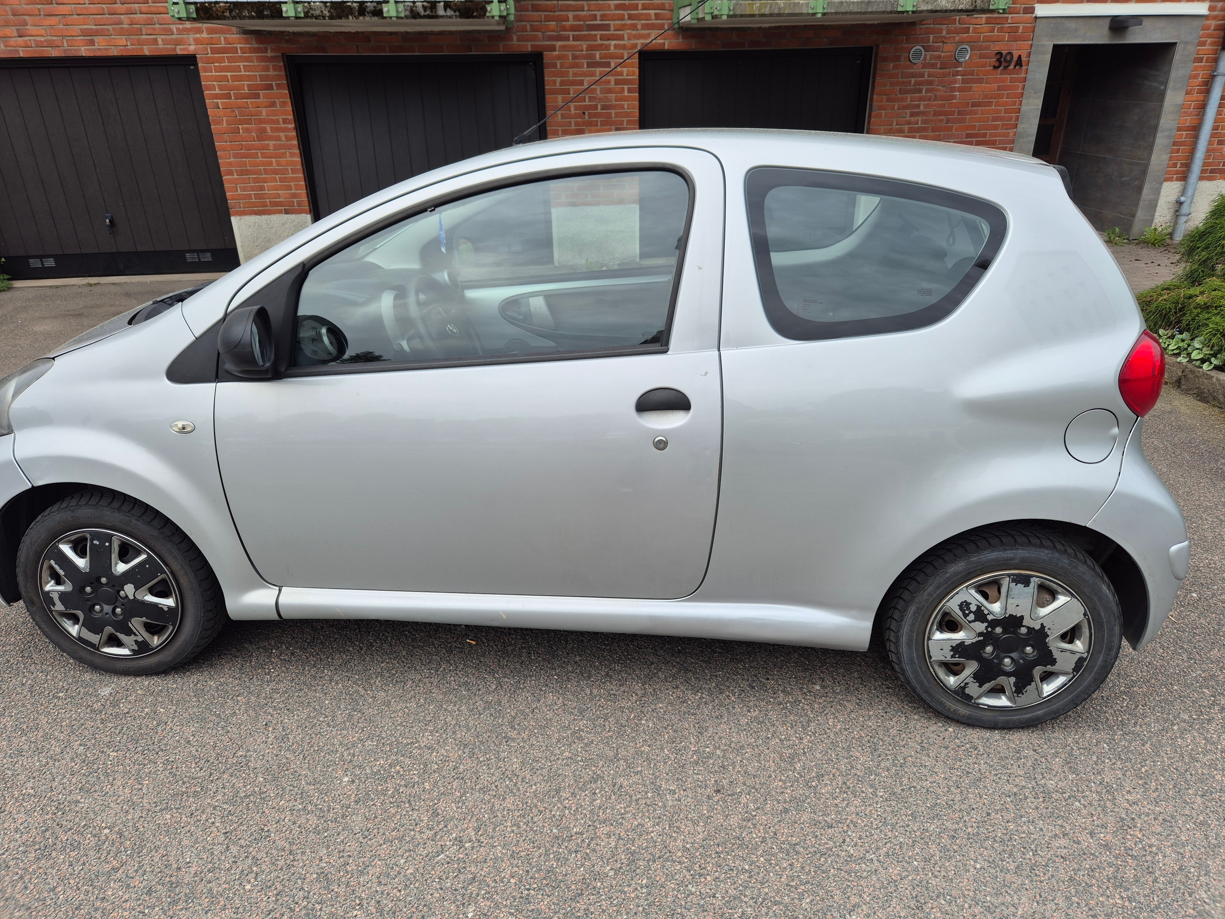 Toyota Aygo 3-dörrar 1.0 VVT-i Manuell 2008, bild 2/5