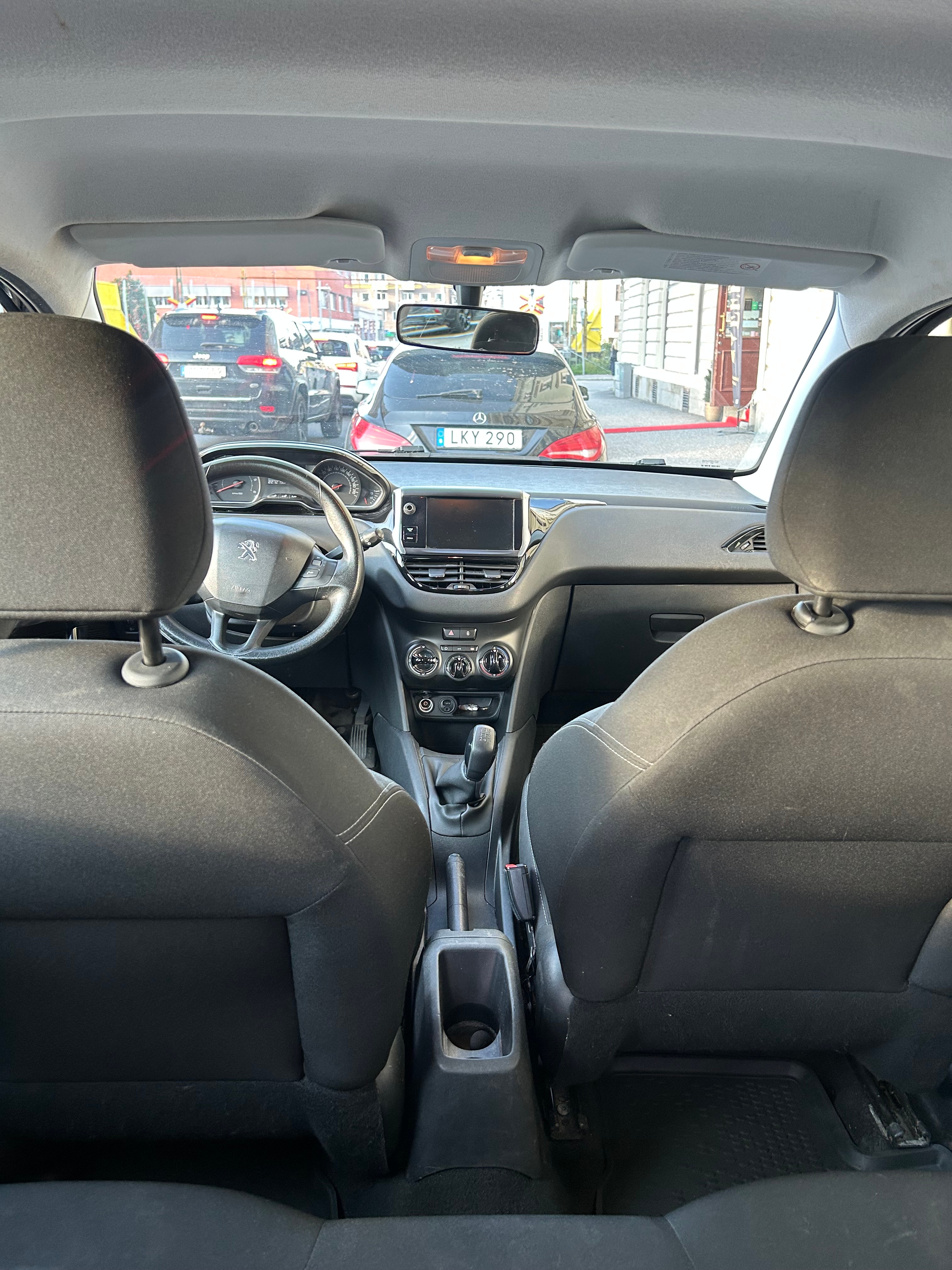 Peugeot 208 2012, bild 6/8
