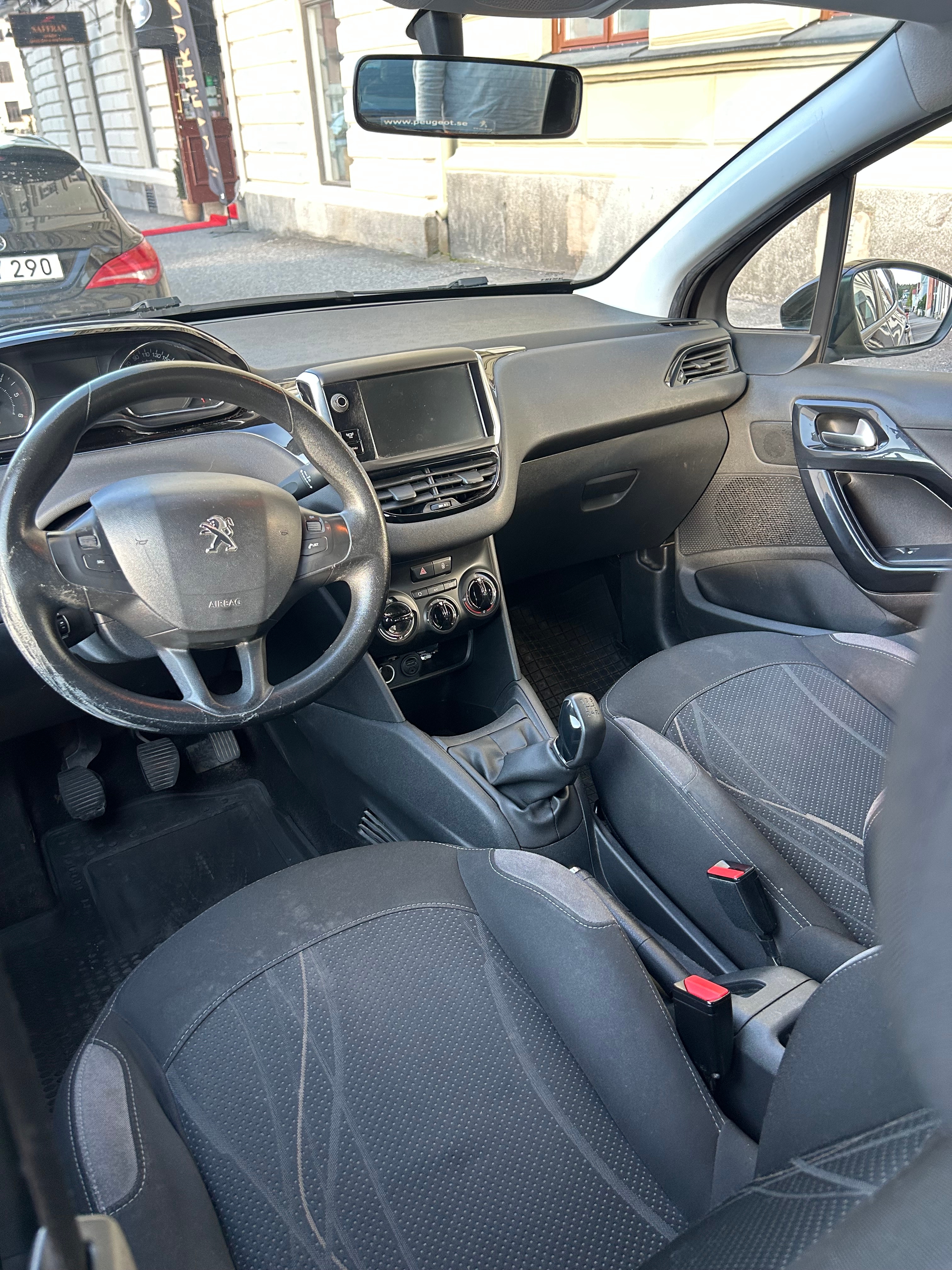 Peugeot 208 2012, bild 5/8