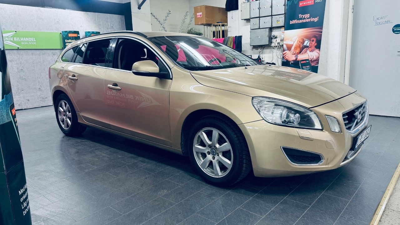 Volvo V60 D3 Geartronic Momentum Euro 5 2011, kuva 3/10