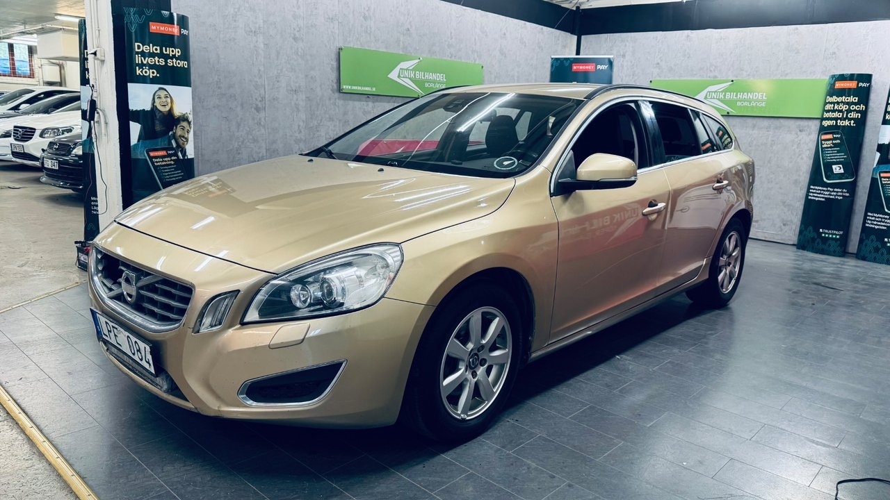 Volvo V60 D3 Geartronic Momentum Euro 5 2011, kuva 2/10