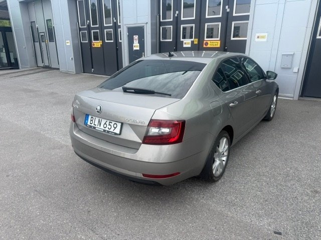 Skoda Octavia 2018, bild 5/9