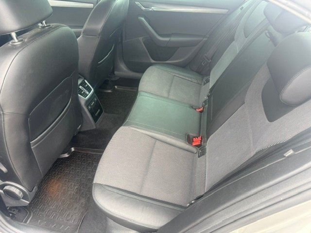 Skoda Octavia 2018, bild 7/9