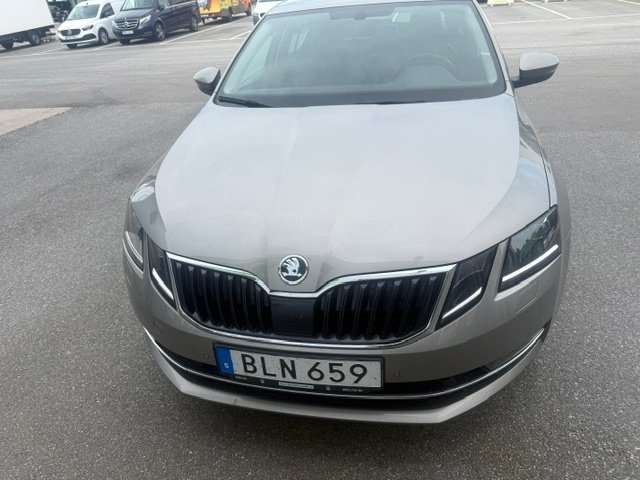 Skoda Octavia 2018, bild 2/9