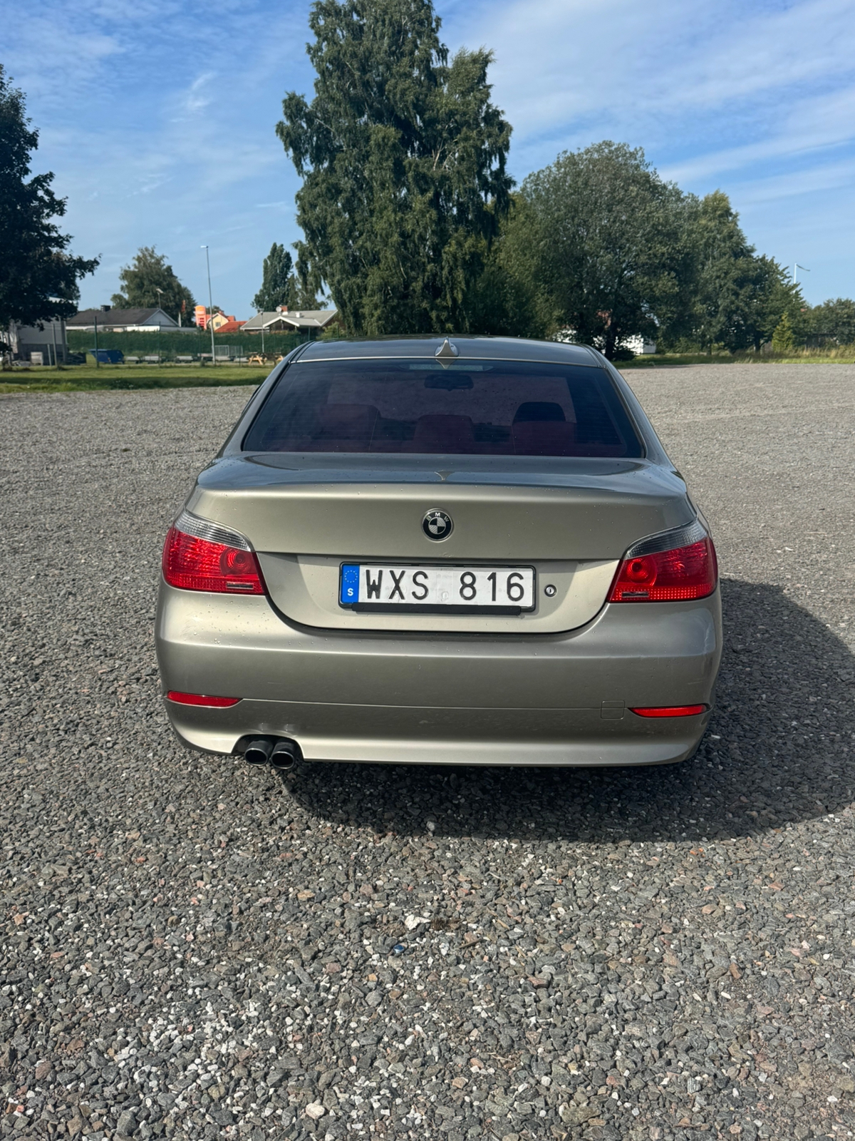 BMW 523