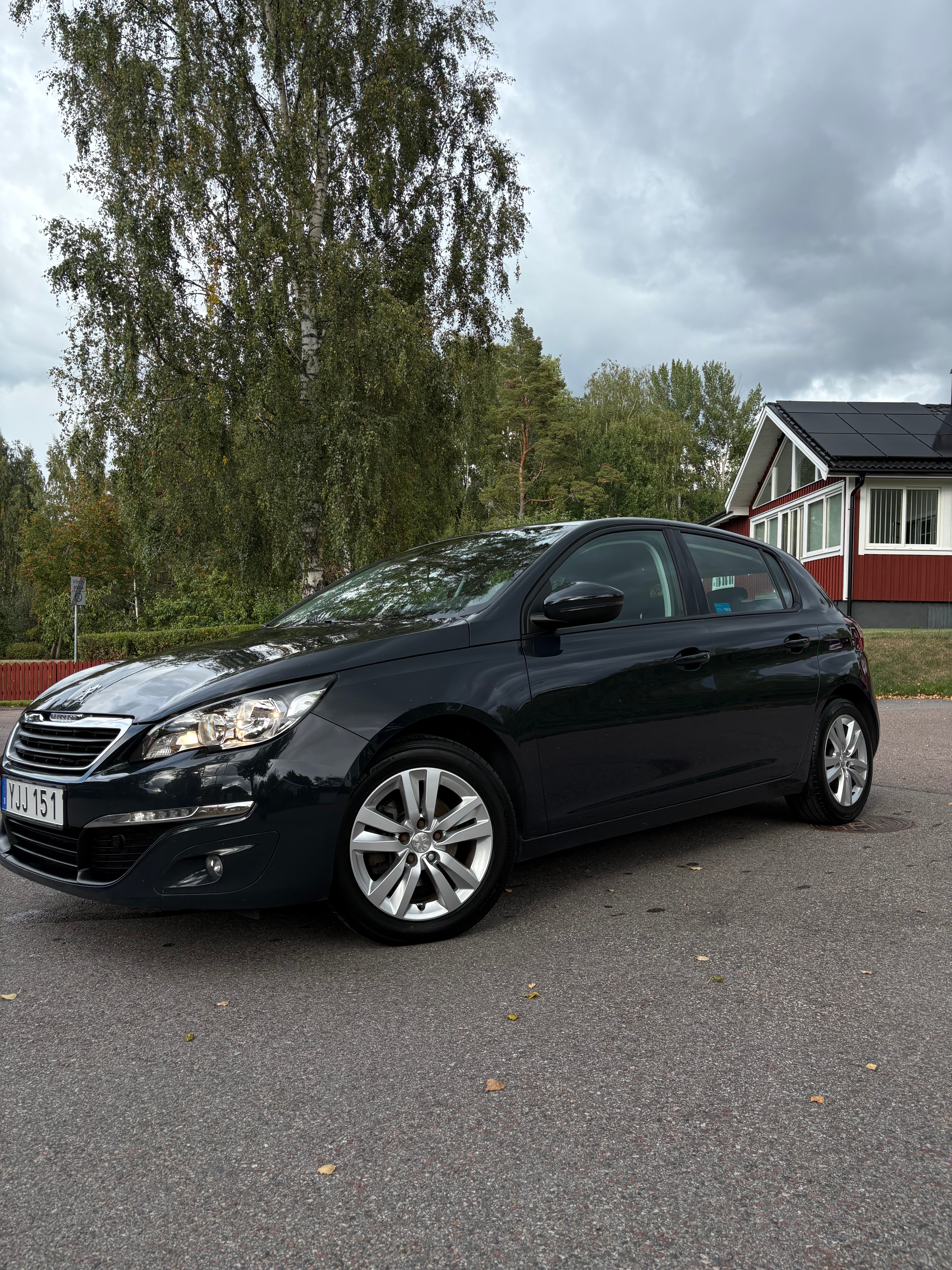 Peugeot 308 1.6 BlueHDi 120 8v Manuell 2016, bild 2/10