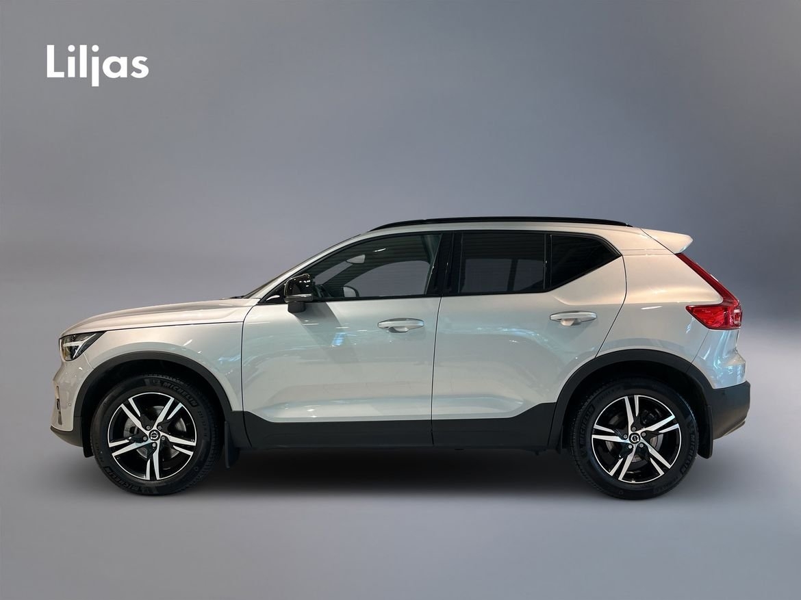 Volvo XC40 B3 FWD Bensin Plus Dark 2025, bild 3/15
