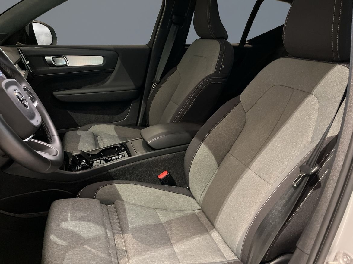 Volvo XC40 B3 FWD Bensin Plus Dark 2025, bild 6/15