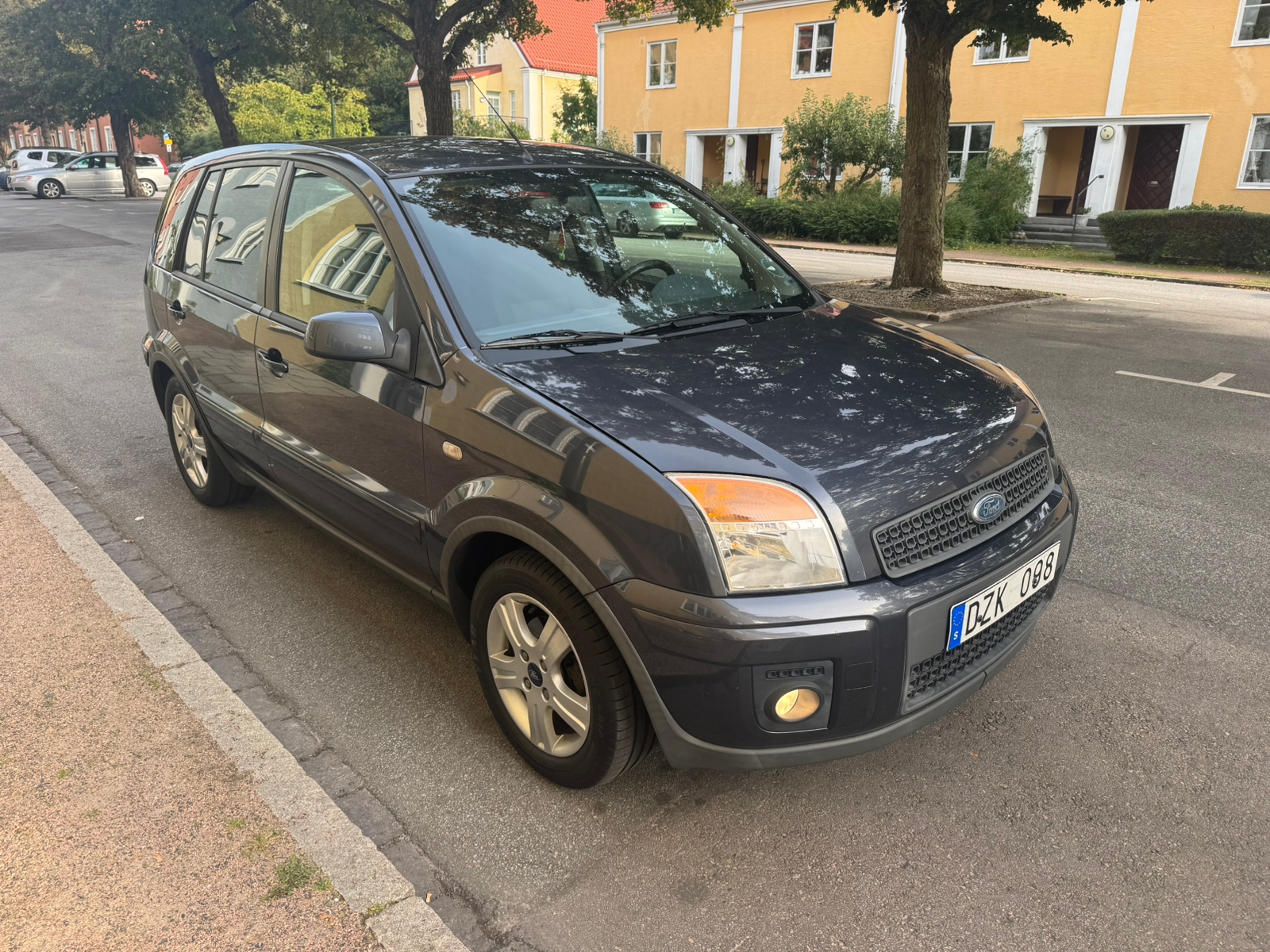 Ford Fusion 1.4 Manuell 2009, kuva 2/7