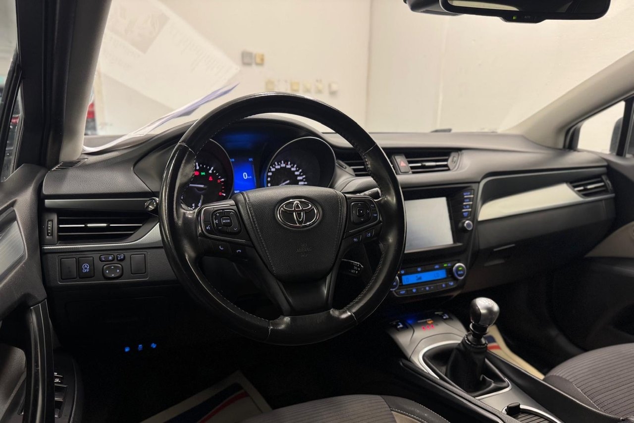 Toyota Avensis 2016, photo 6/10