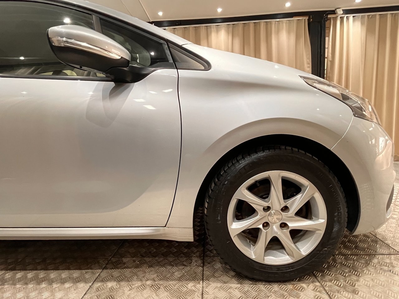 Peugeot 208 5-dörrar 1.2 PureTech 2016, photo 5/10