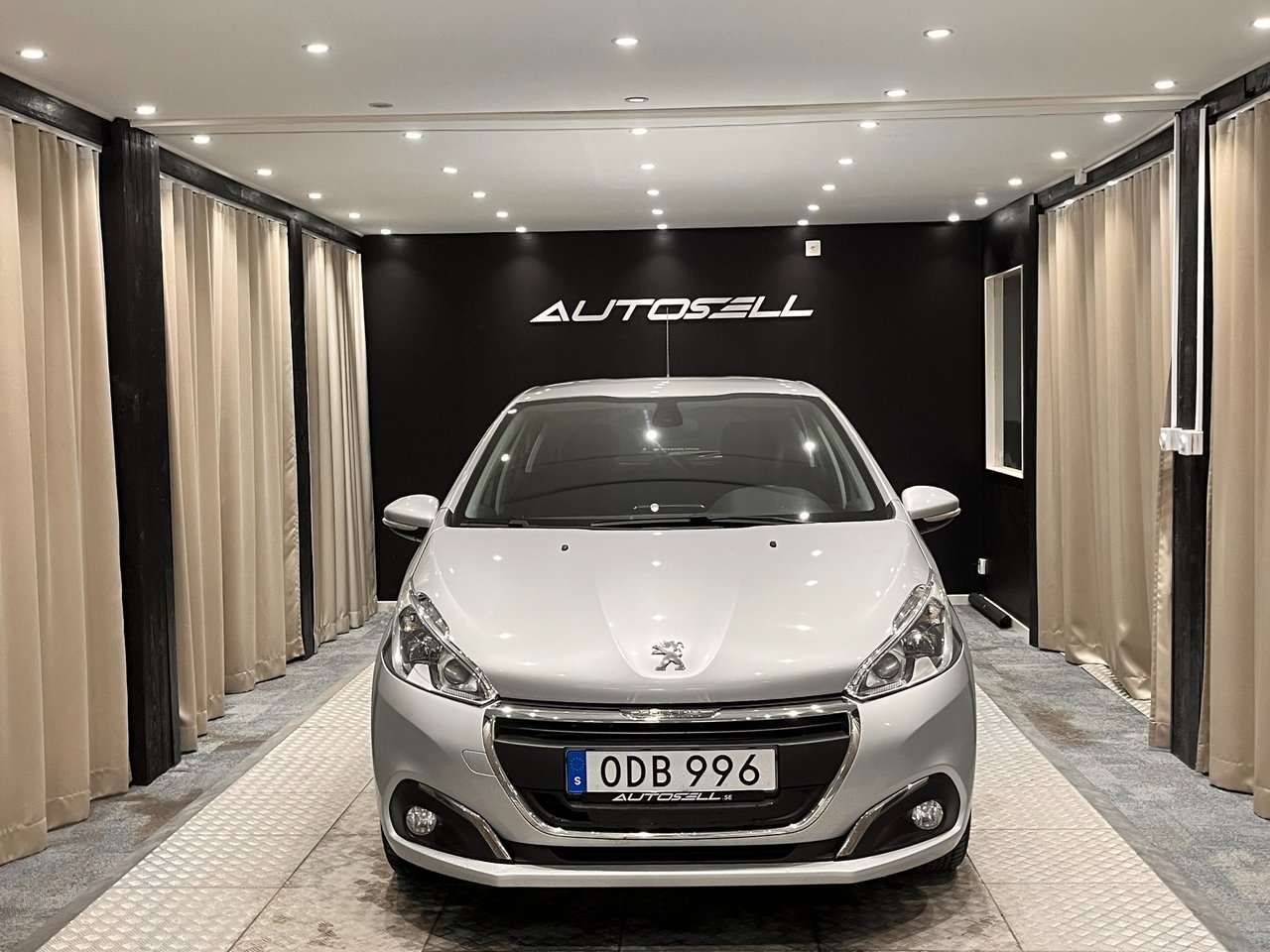 Peugeot 208 5-dörrar 1.2 PureTech 2016, photo 2/10