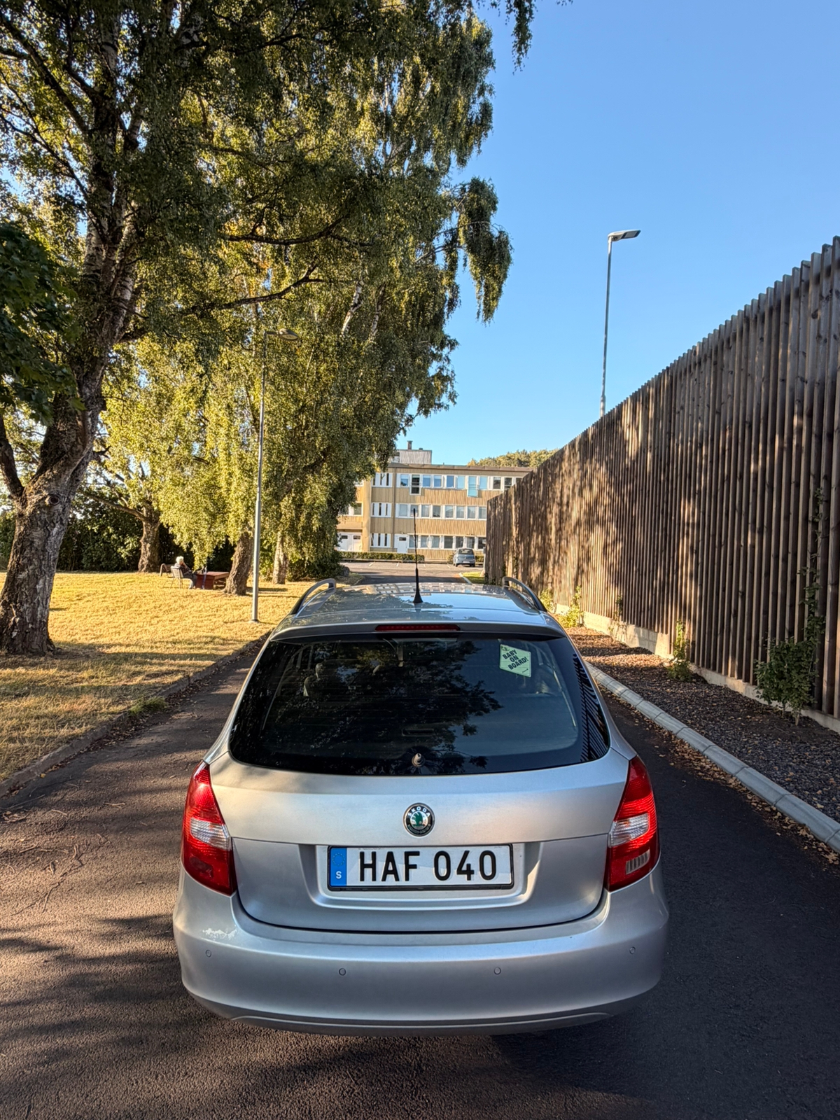 Skoda Fabia Kombi 1.6 TDI Manuell 2011, bild 7/8