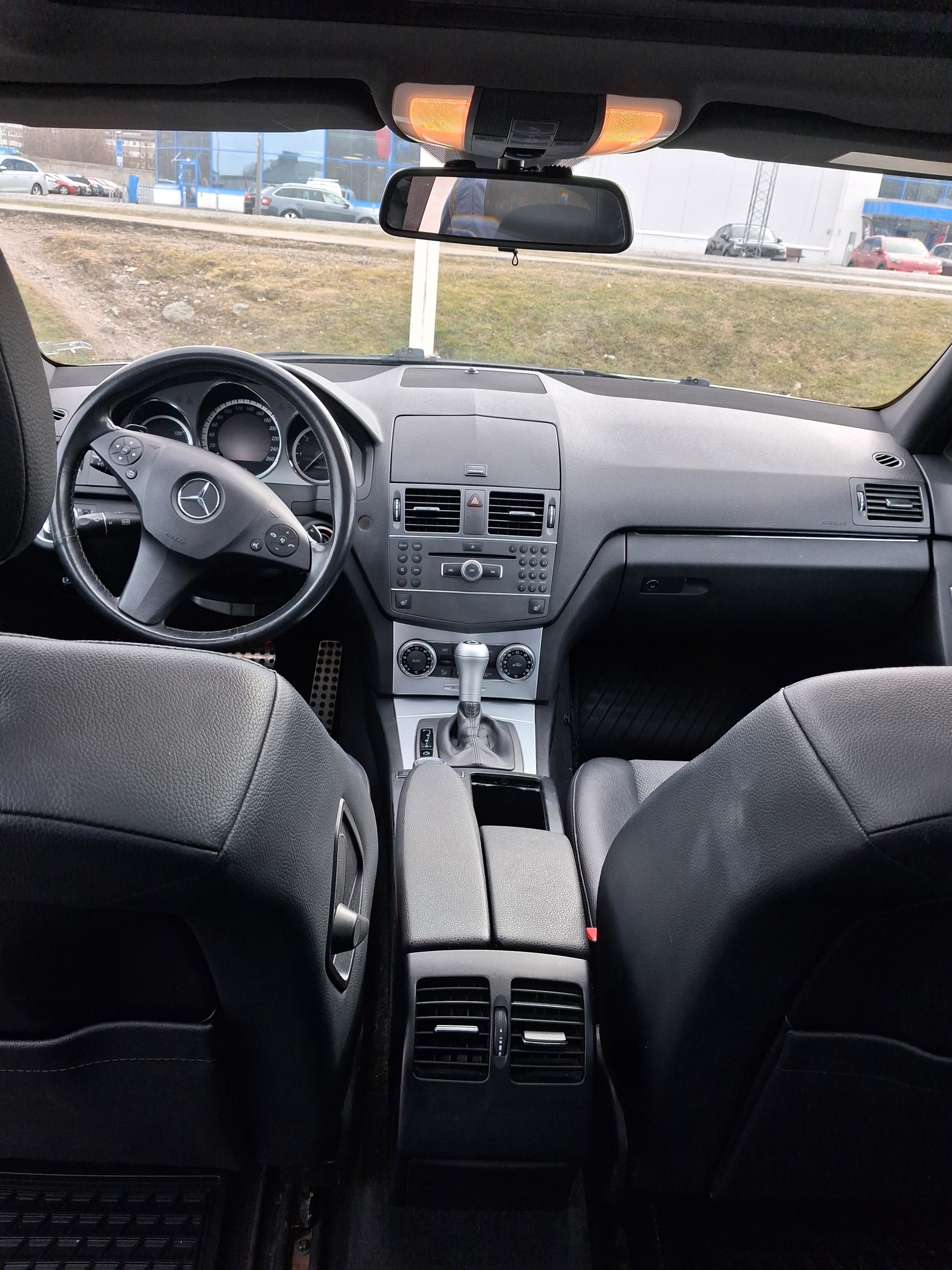 Mercedes-Benz C 2011, photo 2/4