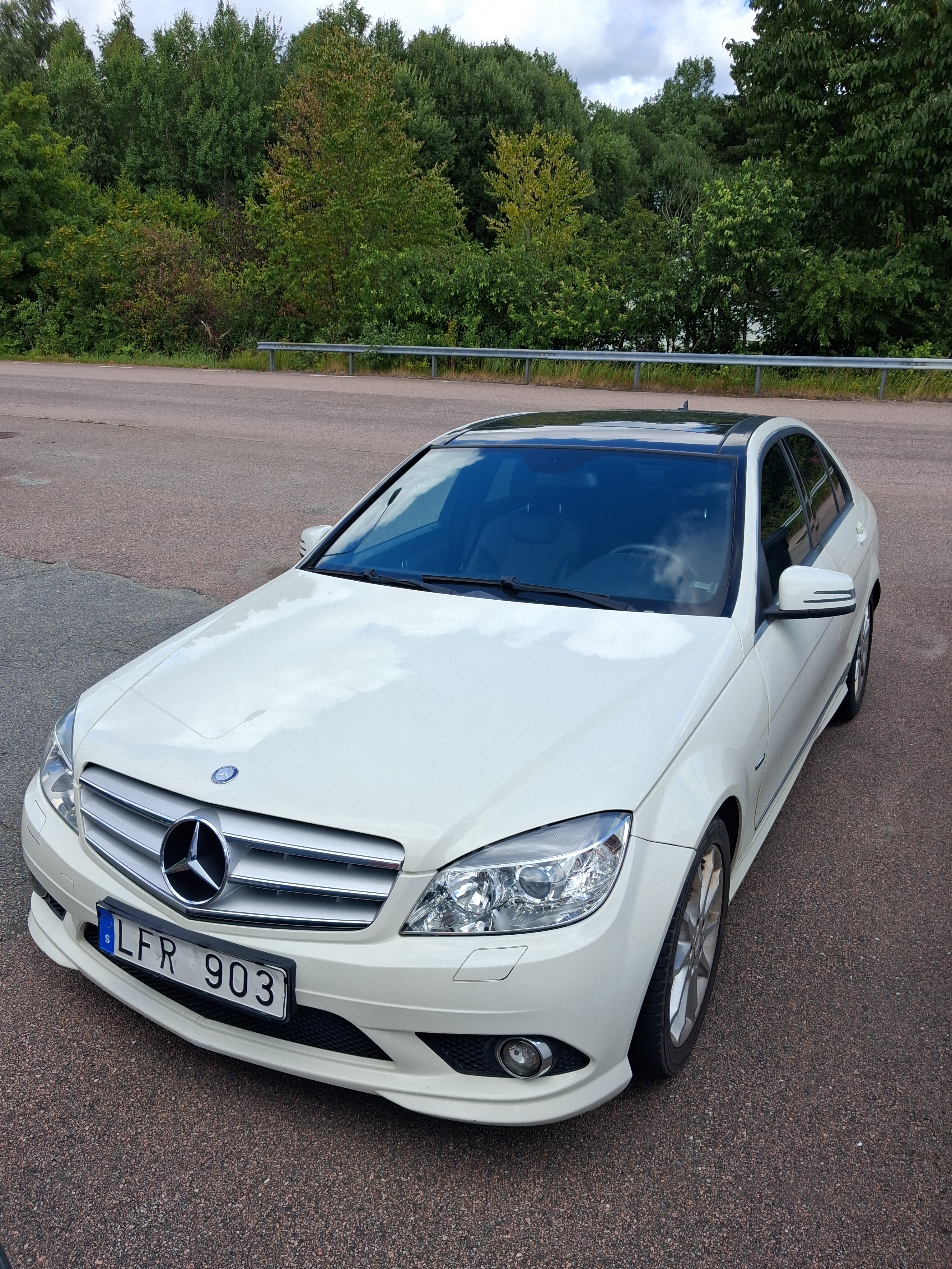 Mercedes-Benz C 2011, photo 3/4