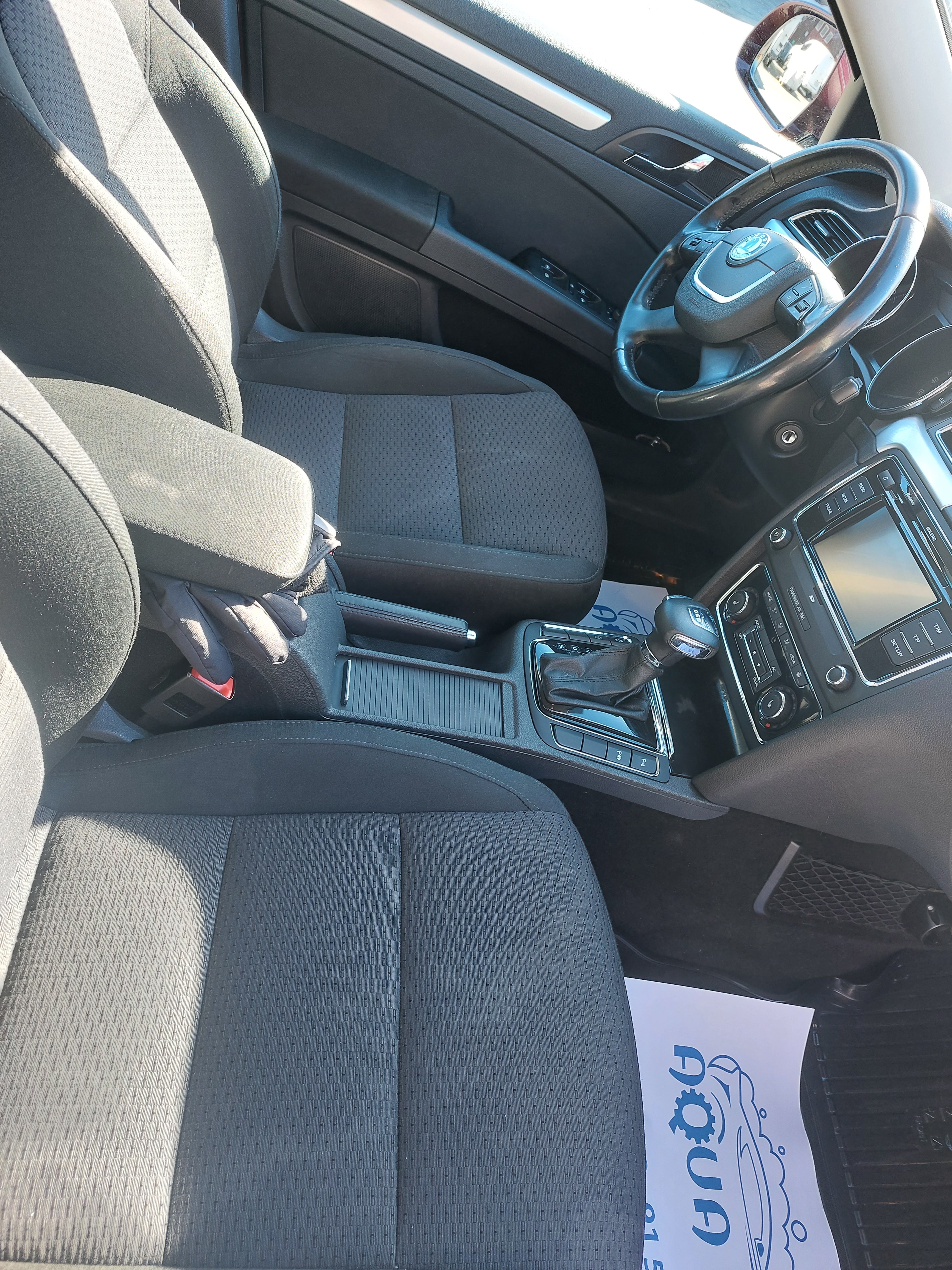 Skoda Superb 2.0 TSI DSG Sekventiell 2011, bild 5/6