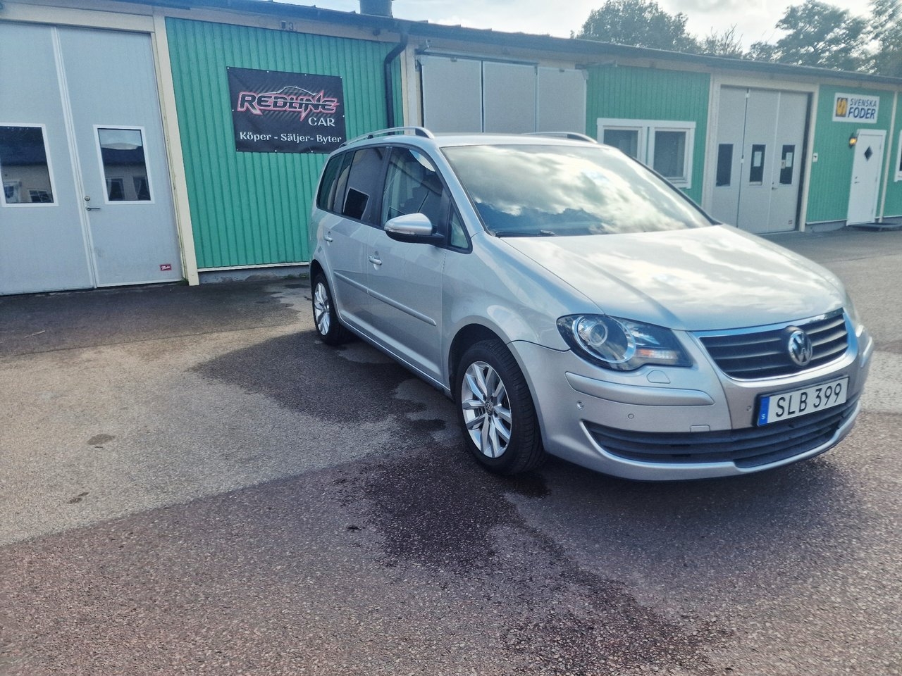 Volkswagen Touran 2010, bild 2/10