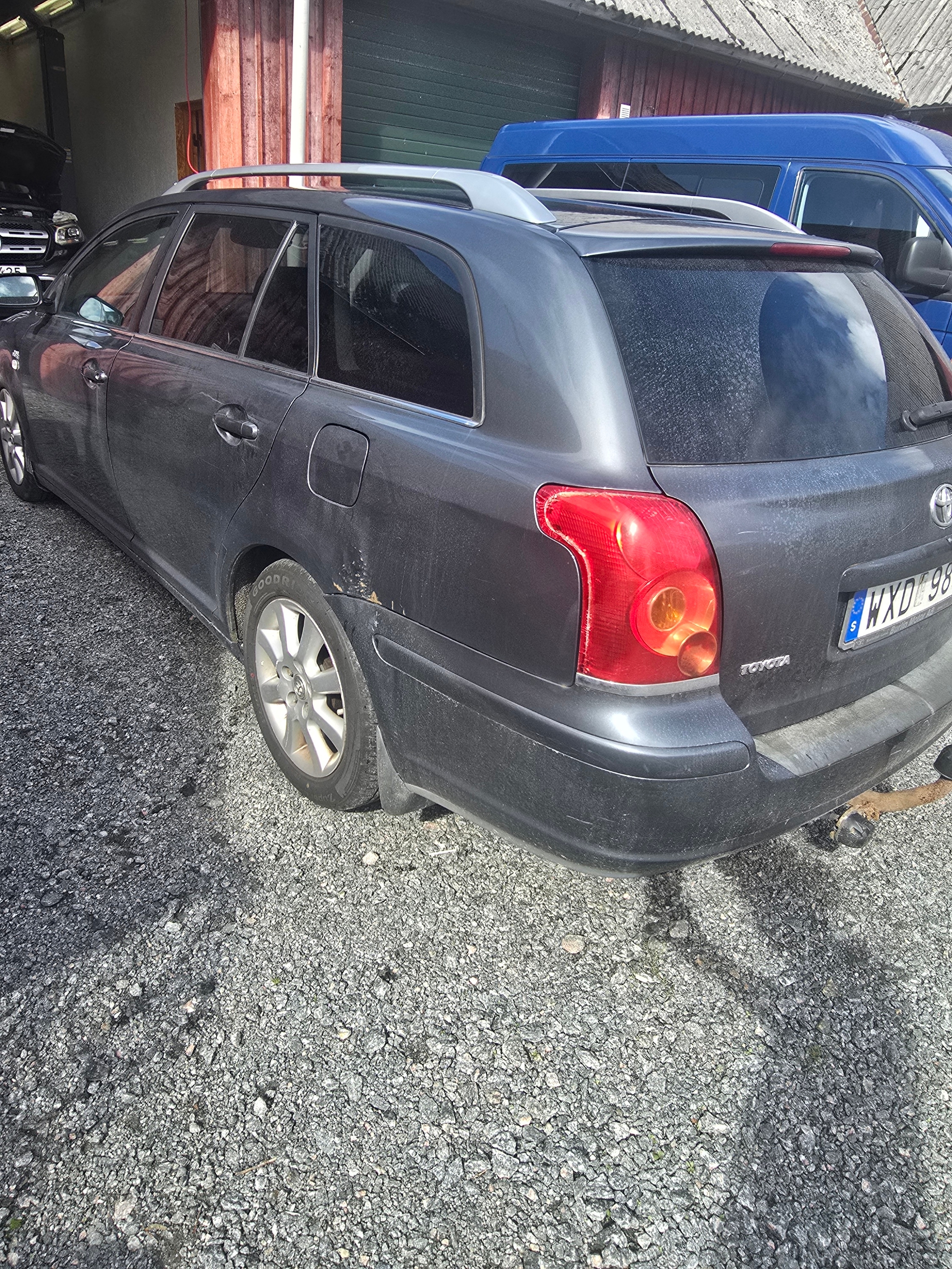 Toyota Avensis Kombi 2.2 D-CAT Manuell 2005, kuva 3/8