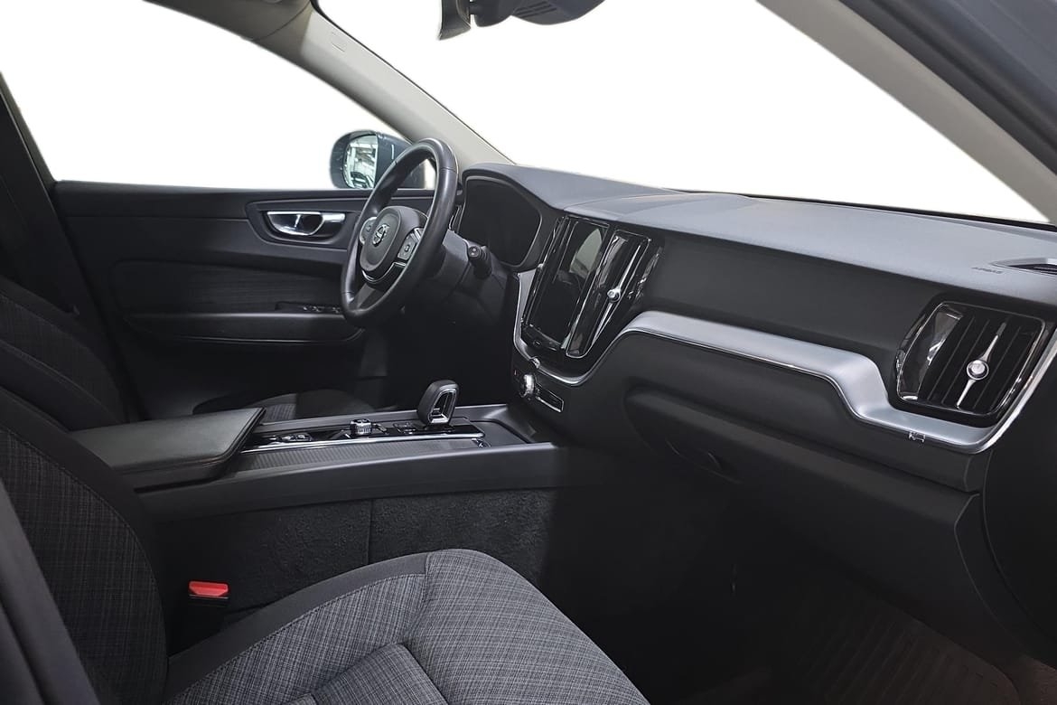 Volvo XC60 2023, photo 7/10