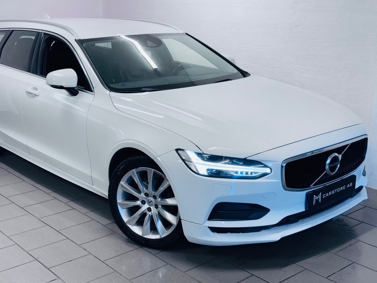Volvo V90 D4 Geartronic Momentum 190hk 2020, bild 2/17