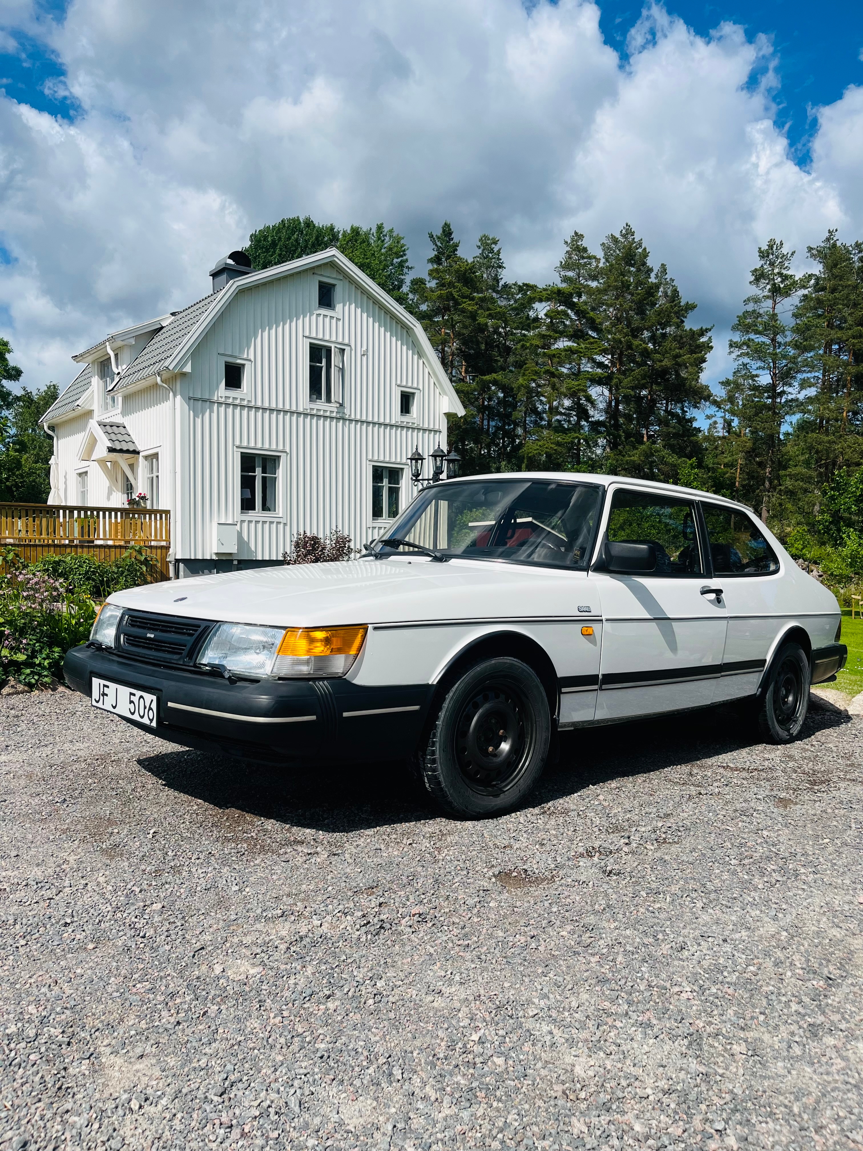 Saab 900