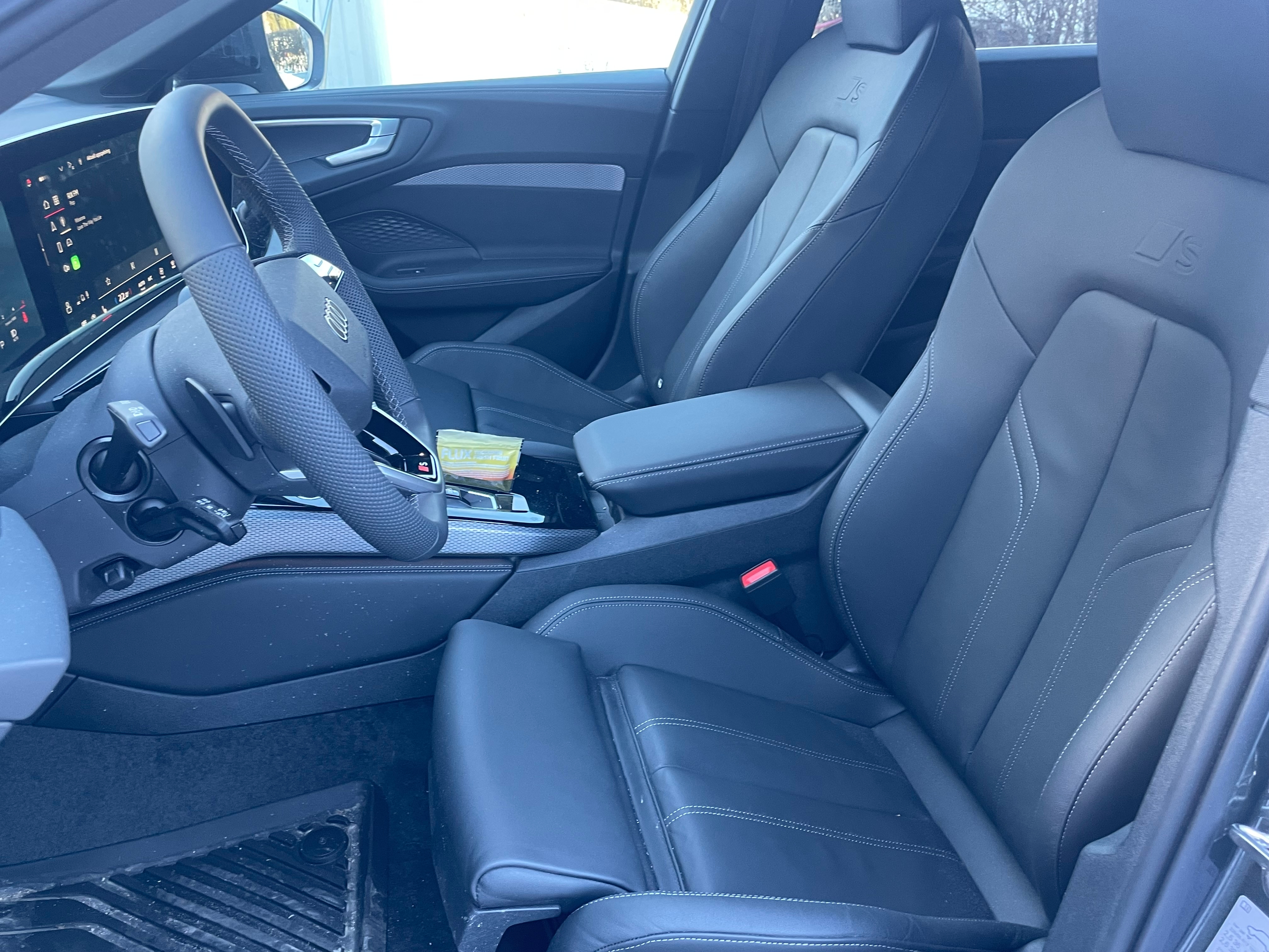 Audi A5 Avant 2.0 TDI quattro S Tronic 2025, photo 2/6