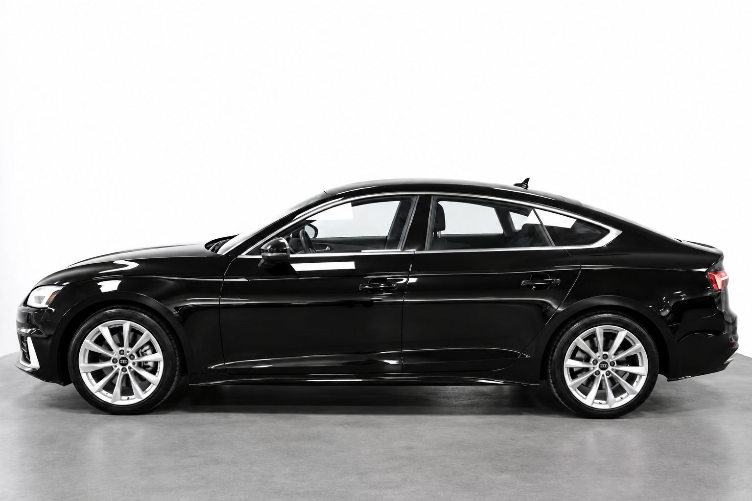 Audi A5 2021, bild 2/10