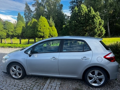 Toyota Auris Hybrid e-CVT 2011, bild 2/8