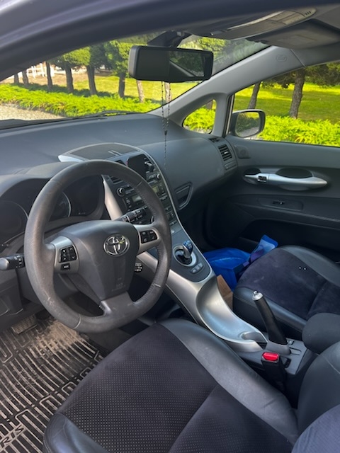 Toyota Auris Hybrid e-CVT 2011, bild 7/8