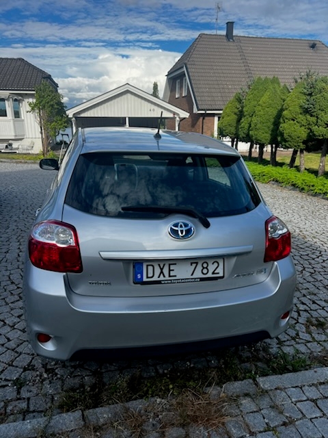 Toyota Auris Hybrid e-CVT 2011, bild 3/8