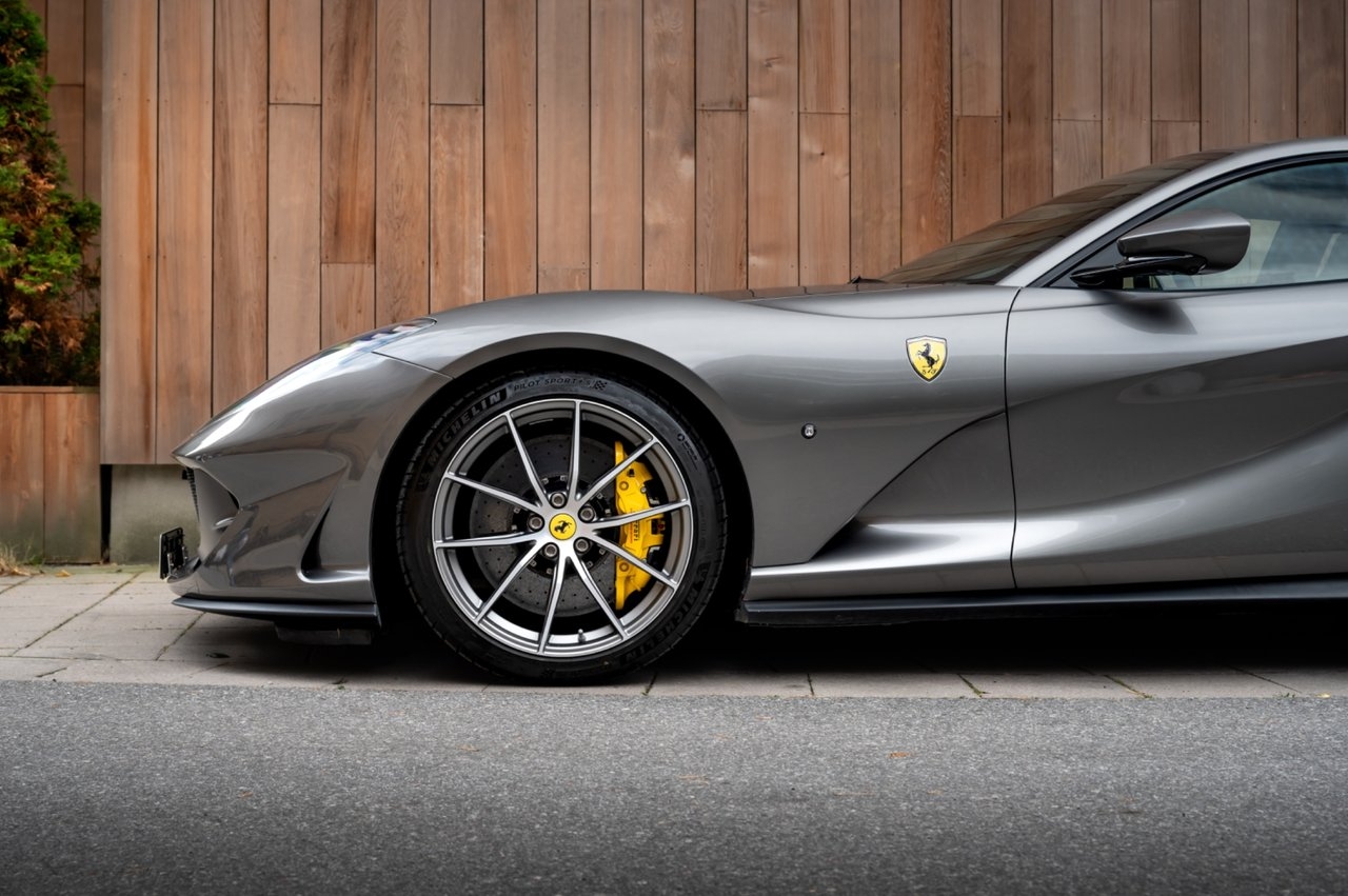 Ferrari 812 Superfast 2020, bild 7/10