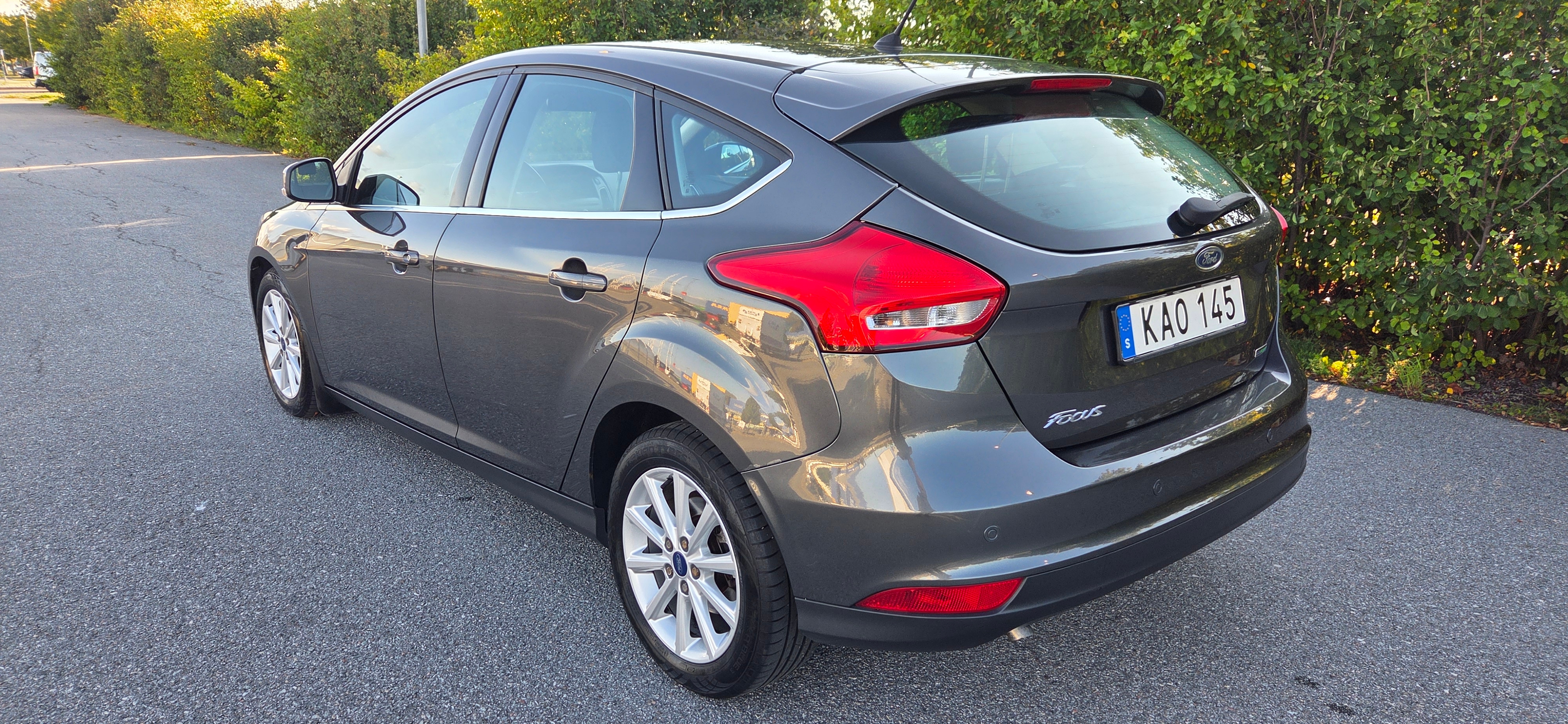 Ford Focus 1.0 EcoBoost Manuell 2016, bild 4/10