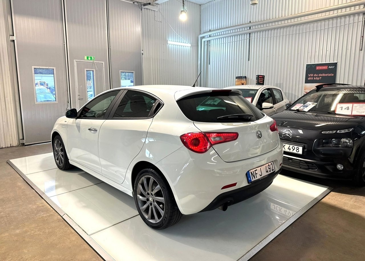 Alfa Romeo Giulietta 2013, kuva 5/10