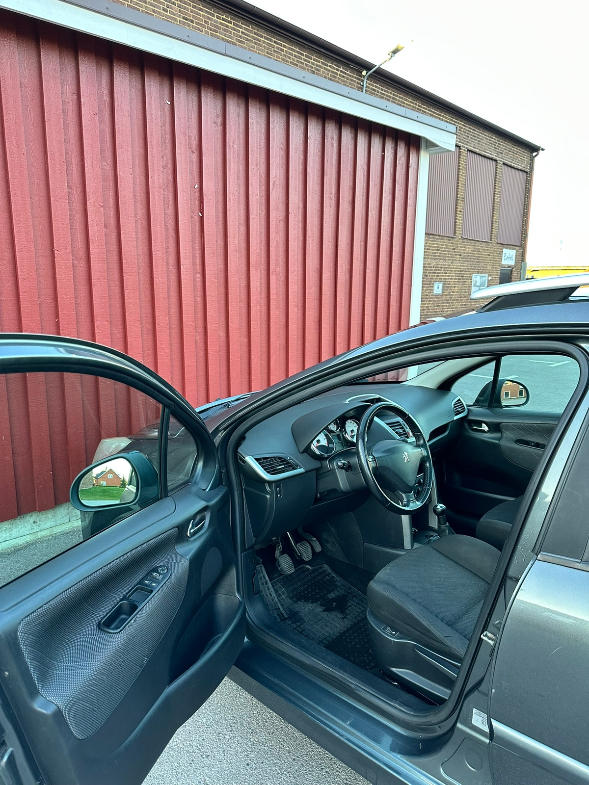 Peugeot 207 SW 1.6 VTi Manuell 2009, bild 6/10