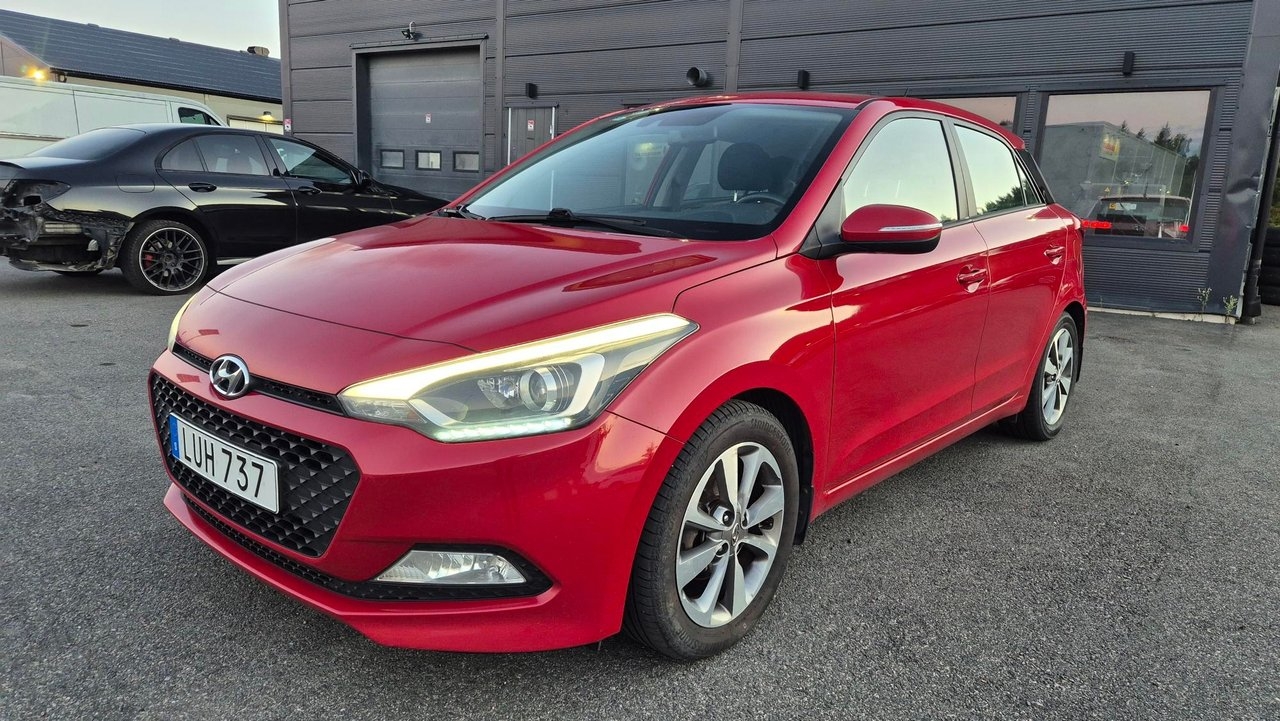 Hyundai i20 1.4 Premium EU6 Nyservad 2016, bild 2/10