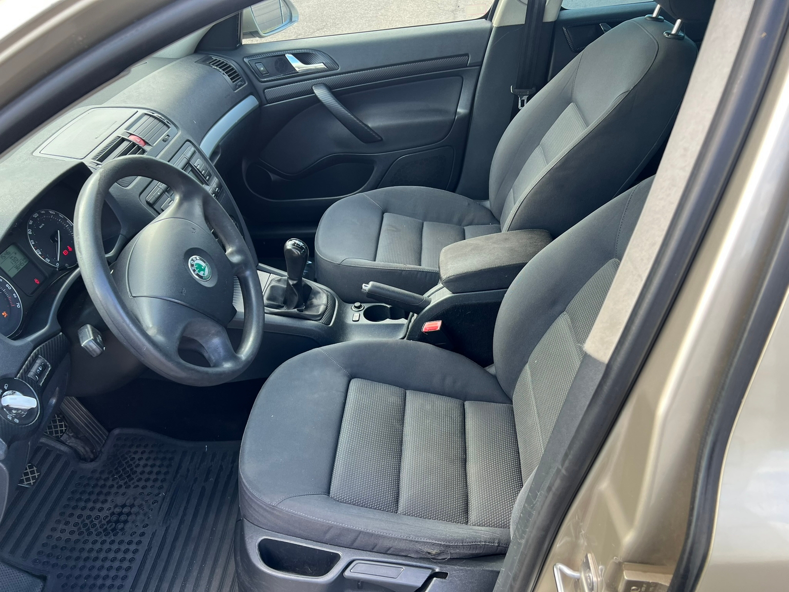Skoda Octavia 1.6 MPI Manuell 2005, bild 4/8