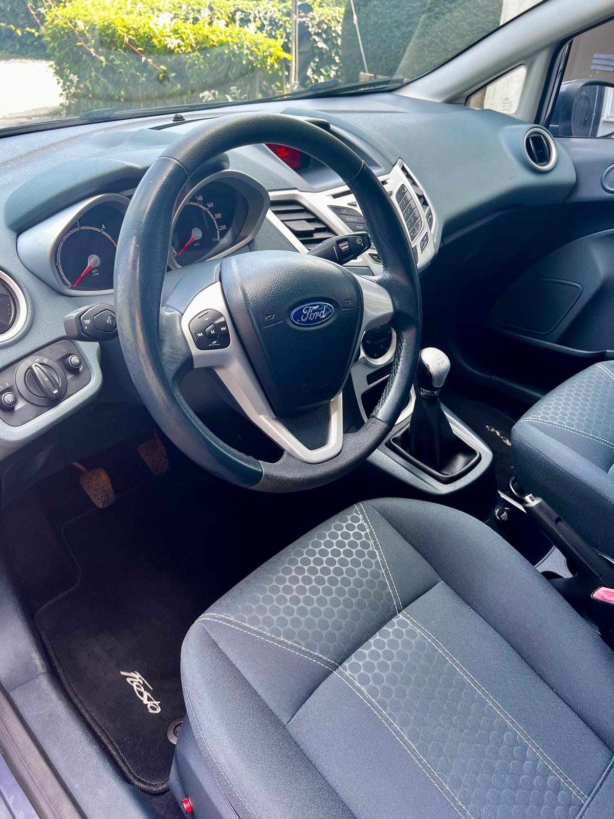Ford Fiesta 5-dörrar 1.4 TDCi Manuell 2011, bild 7/10