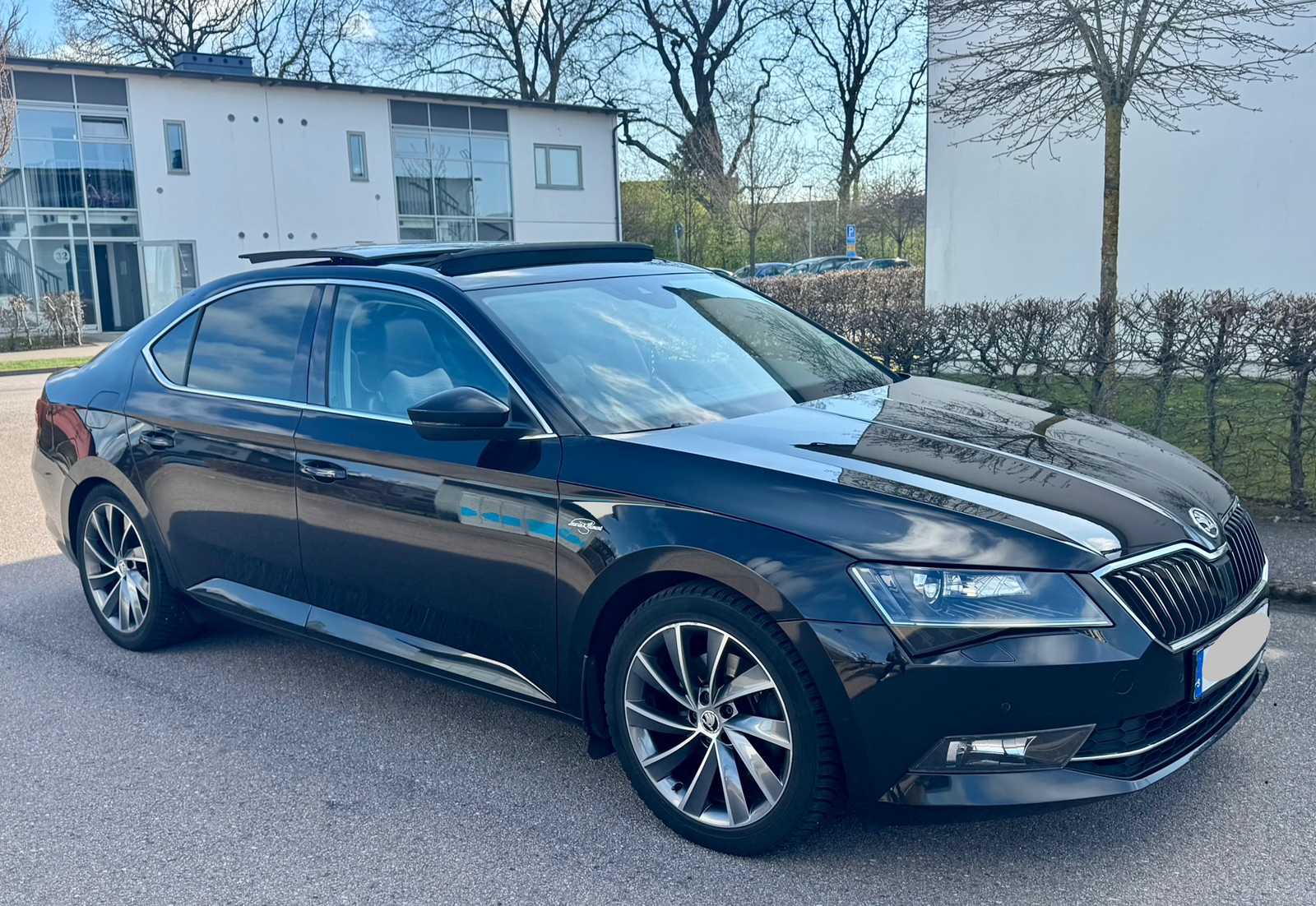 Skoda Superb 2017, bild 2/10