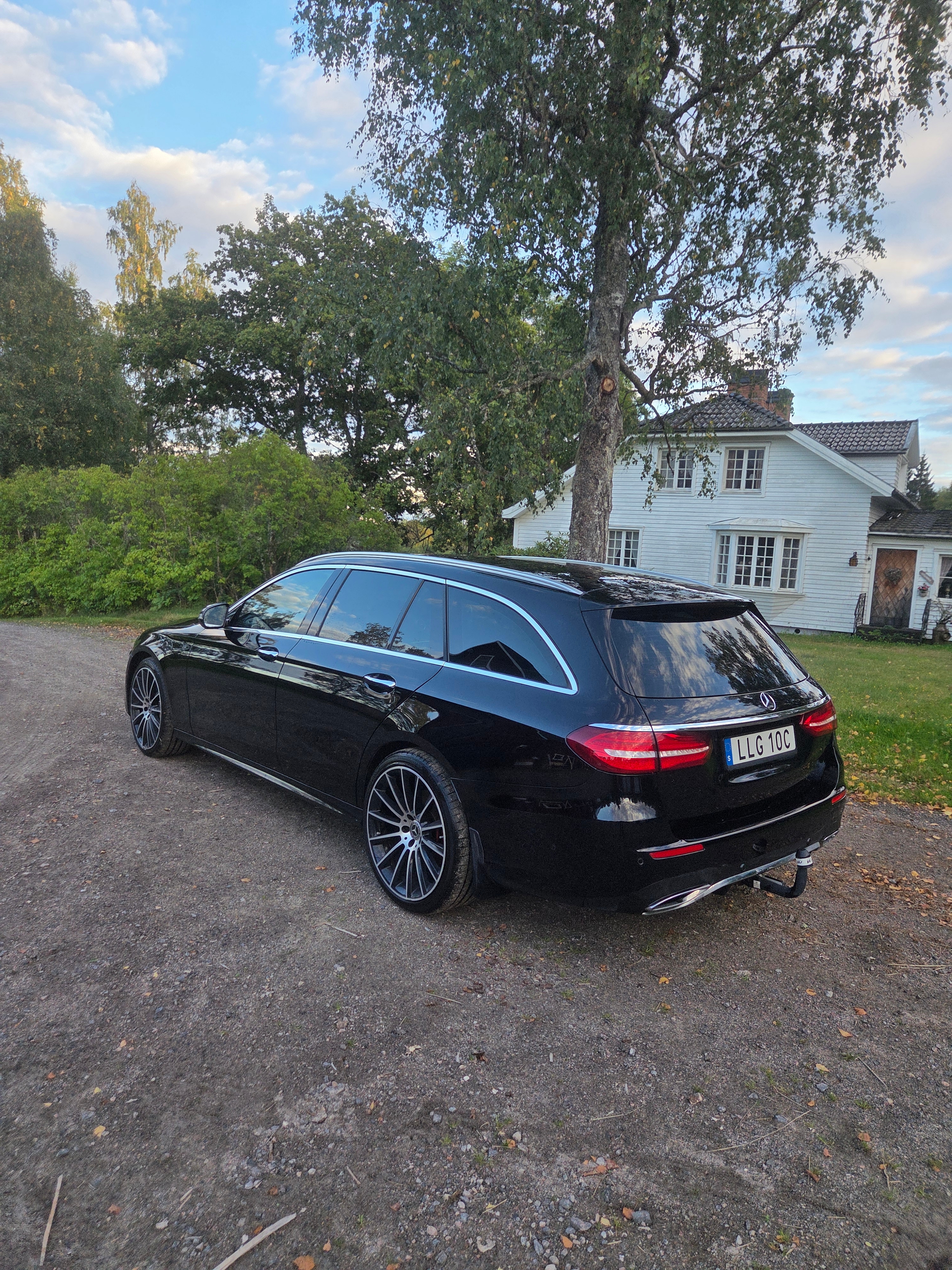 Mercedes-Benz E 400 T d 4MATIC 9G-Tronic 2020, bild 2/10