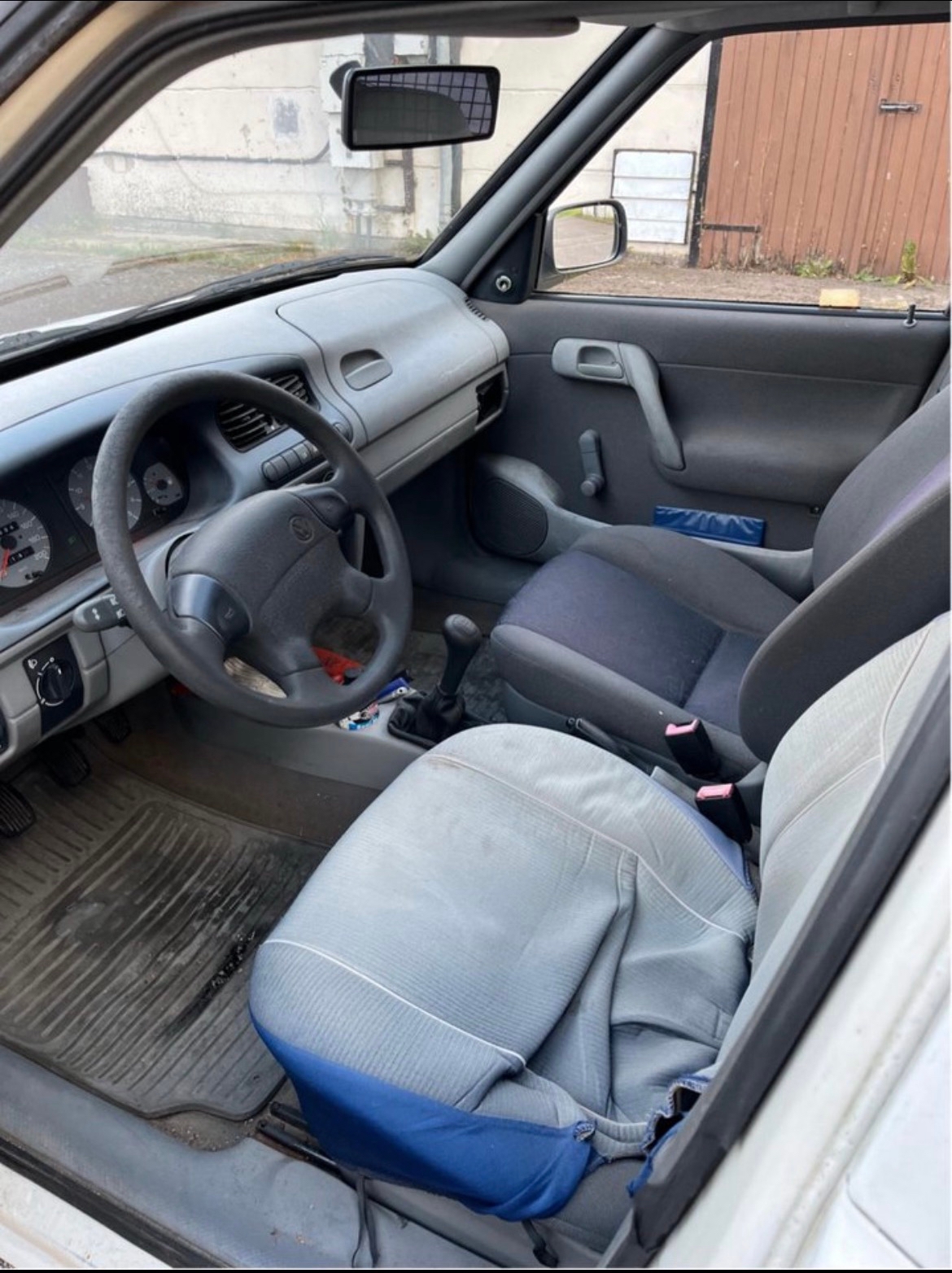 Volkswagen Caddy Pickup 1.6 Manuell 1998, bild 5/6