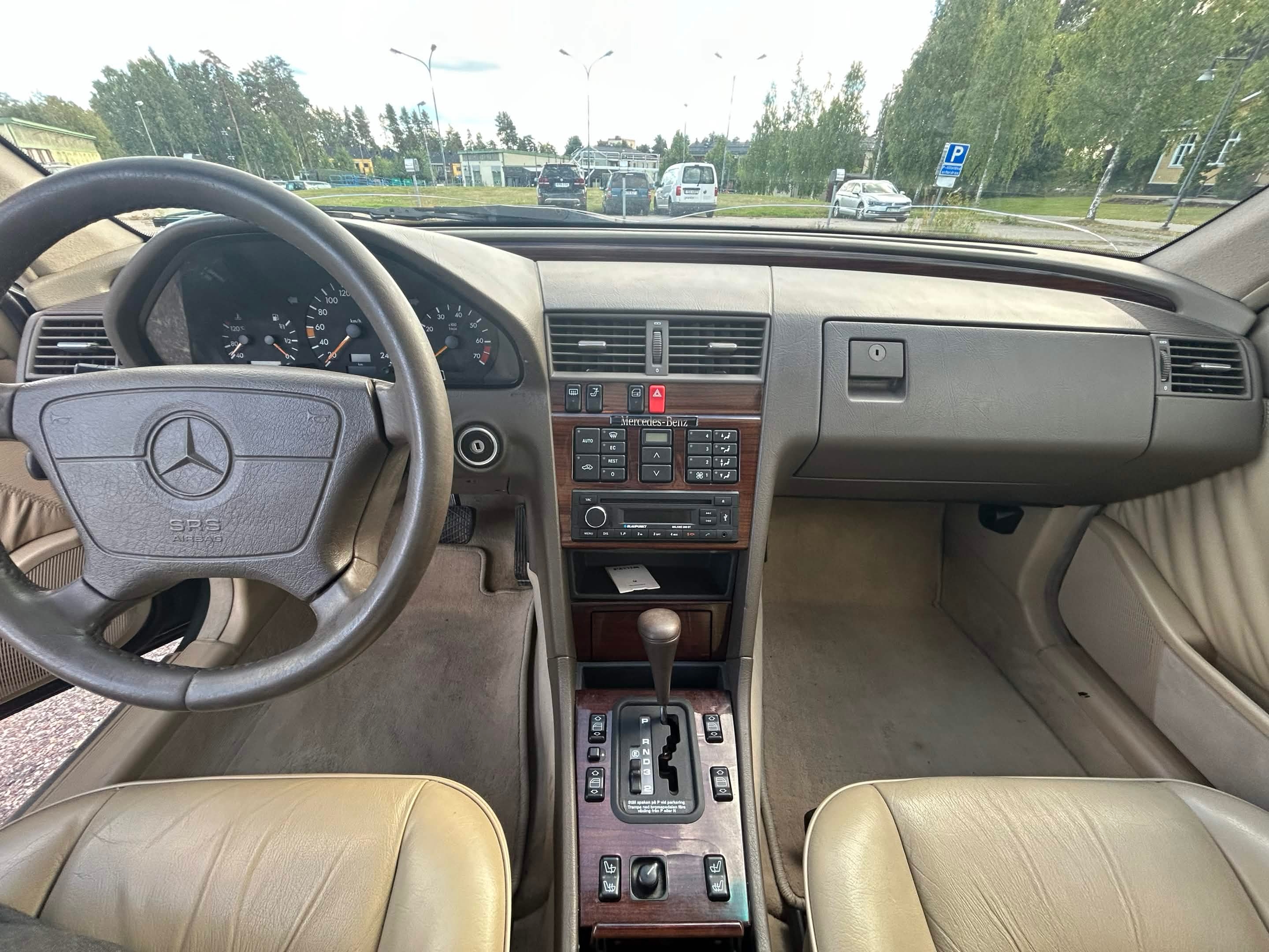 Mercedes-Benz C 220 Automatisk 1994, bild 3/6