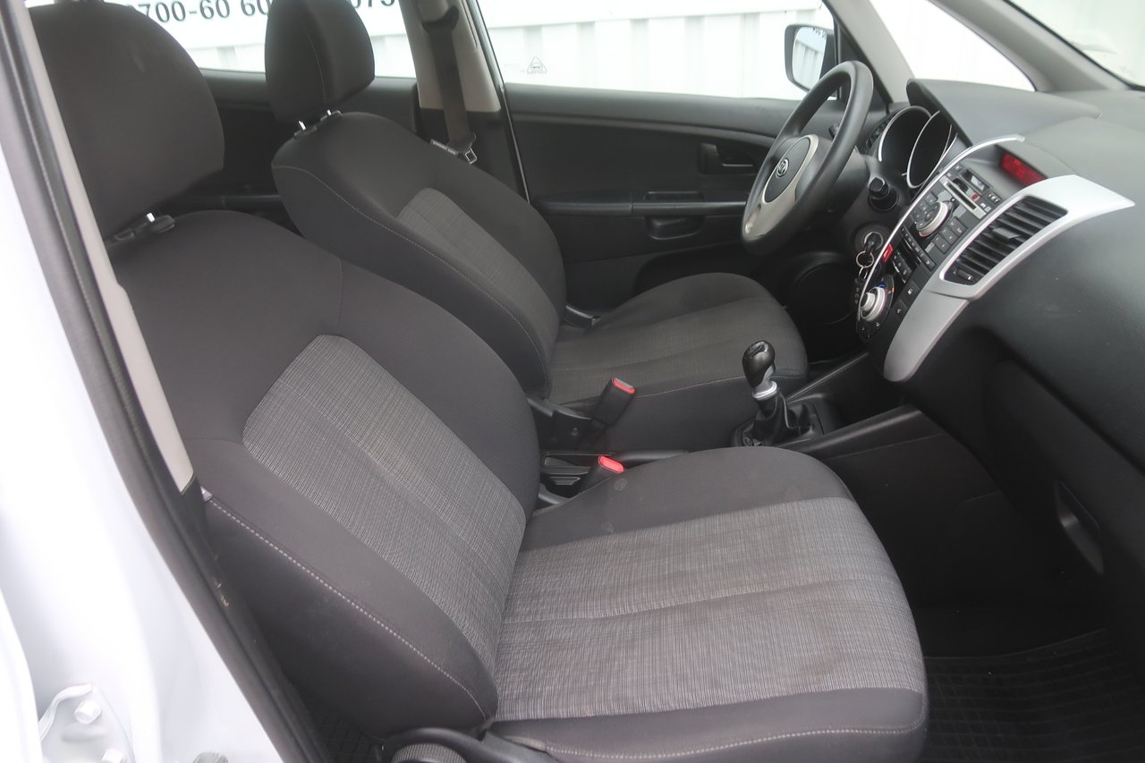 Kia Venga 2010, bild 7/10
