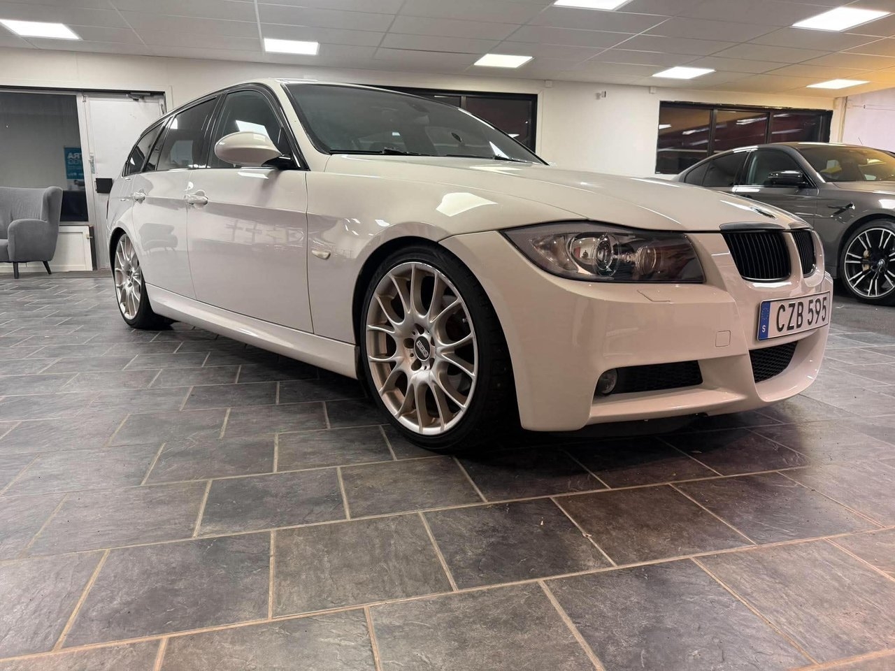 BMW 320 d Touring Comfort 2008, bild 4/24