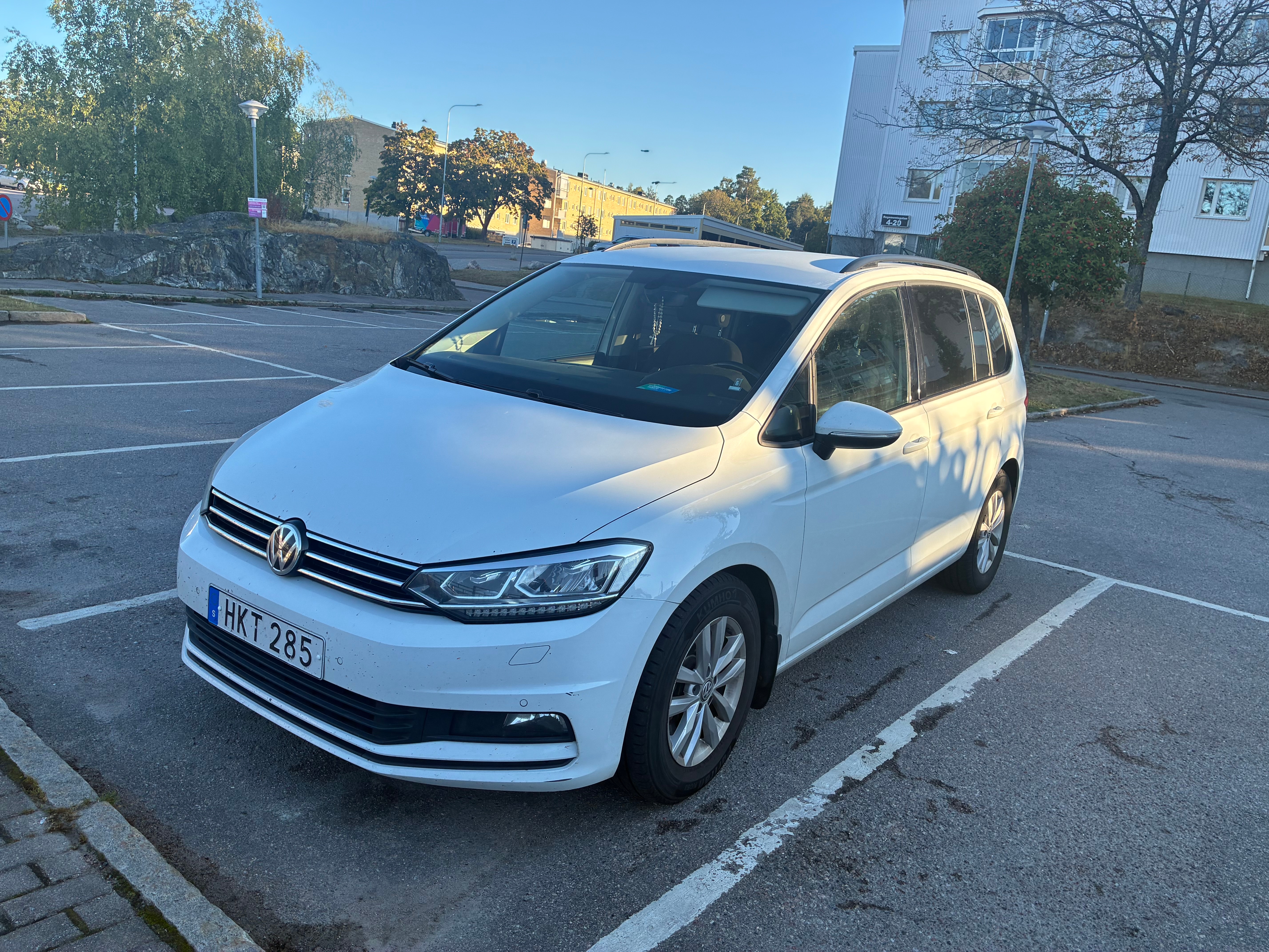 Volkswagen Touran 2018, bild 2/9
