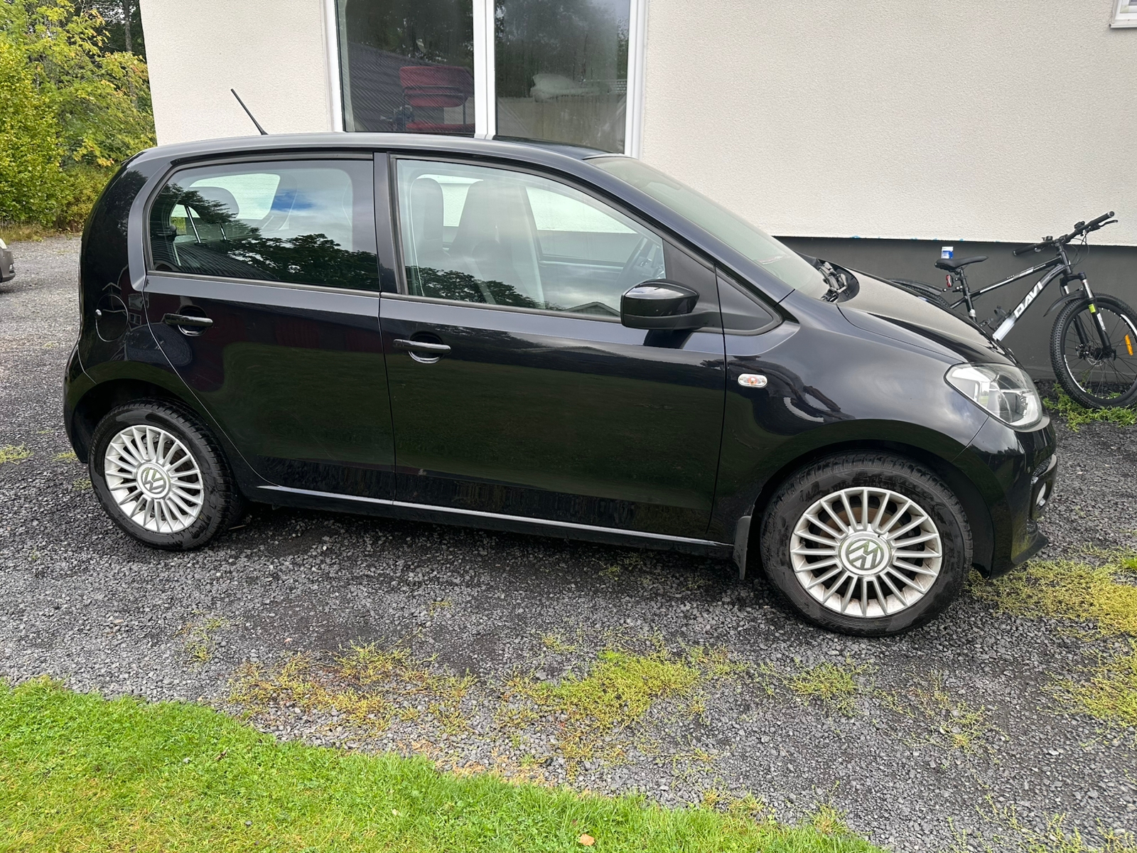 Volkswagen UP! 5-dörrar 1.0 MPI Manuell 2016, bild 2/10