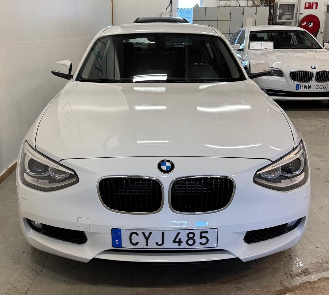 BMW 118 d 5-dörrars Steptronic Euro 5 2015, kuva 2/10