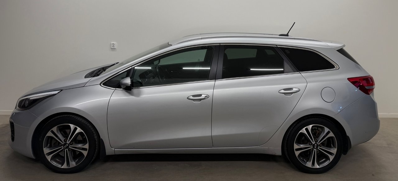 Kia Ceed cee'd_sw 1.6 CRDi GT-Line 2016, bild 2/10